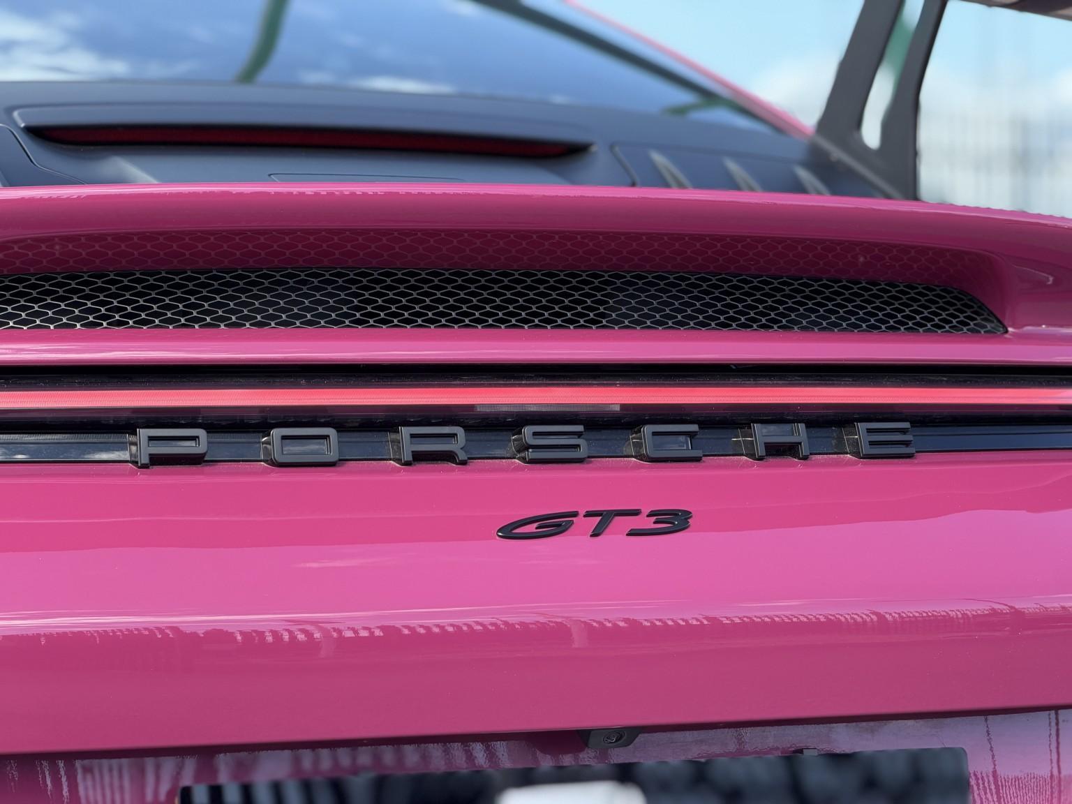 Porsche 911 view 28
