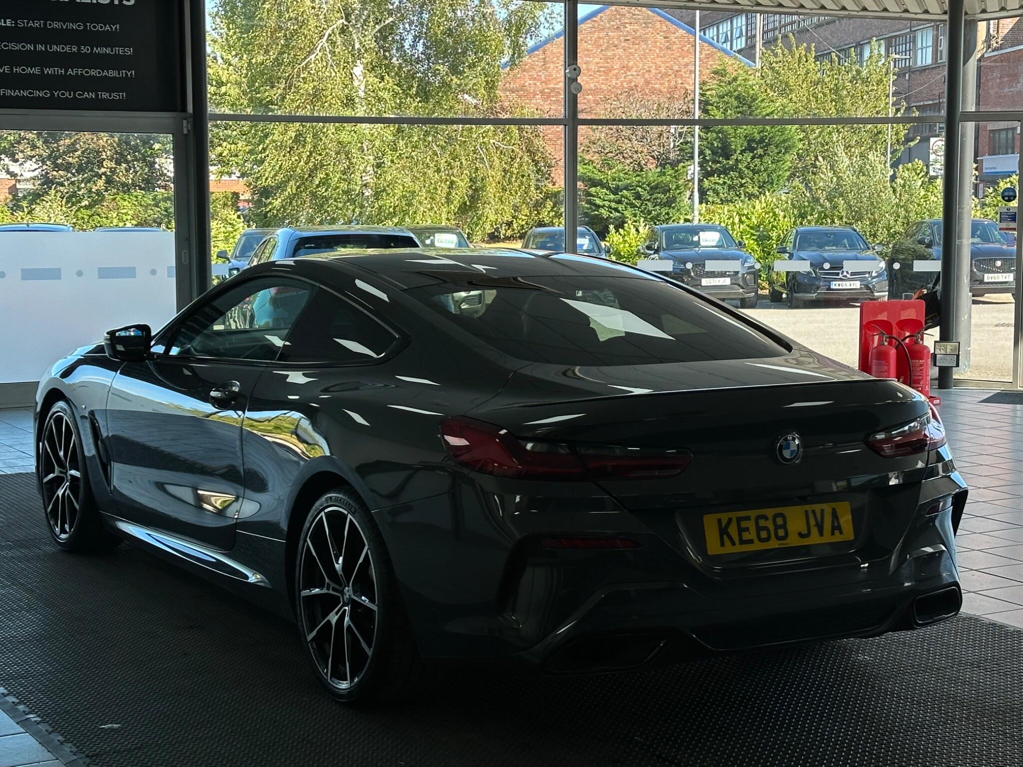 BMW 8 Series view 11