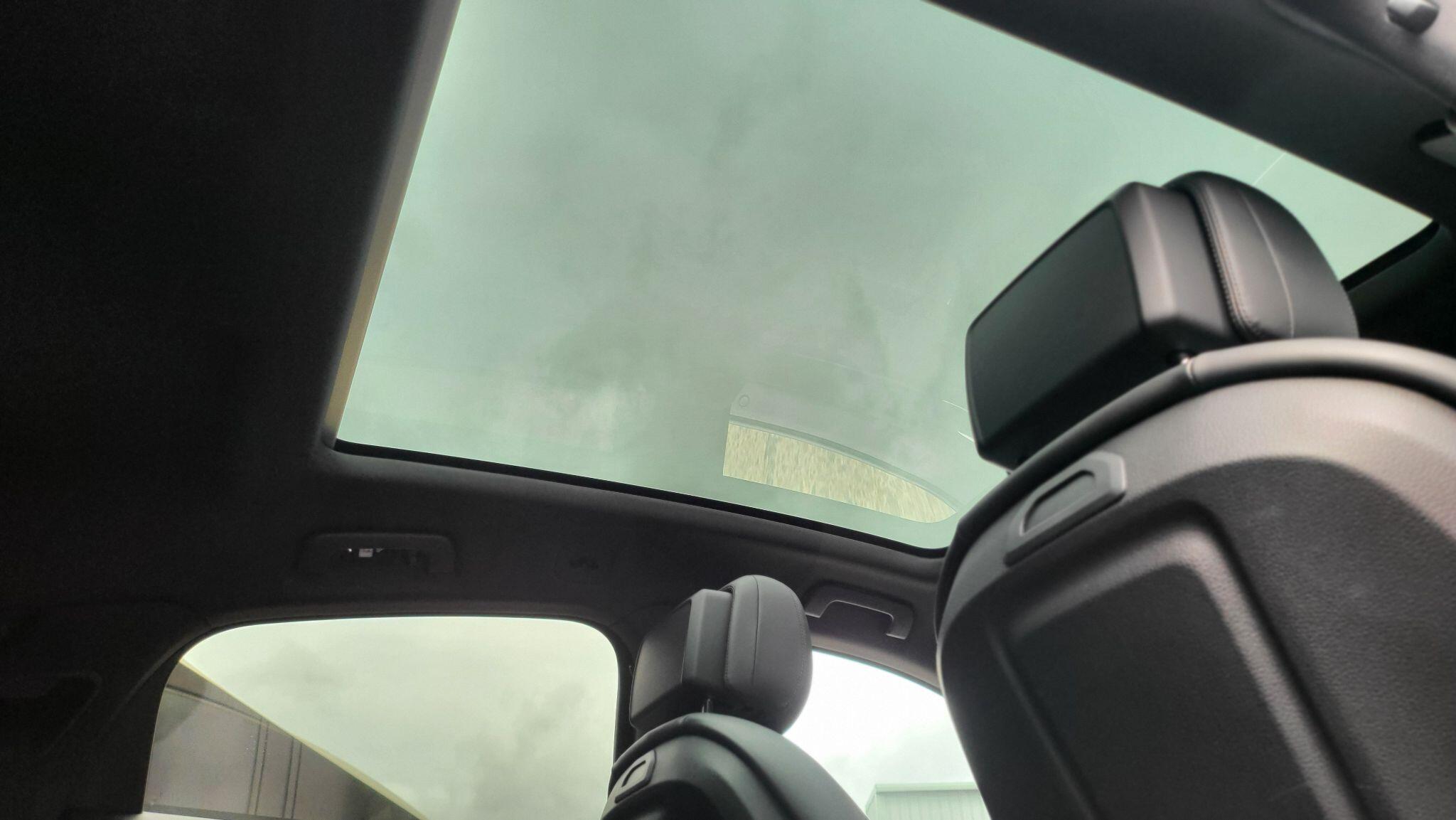 Porsche Cayenne view 30