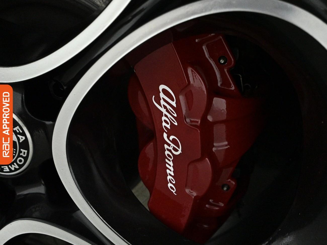Alfa Romeo Giulia view 26