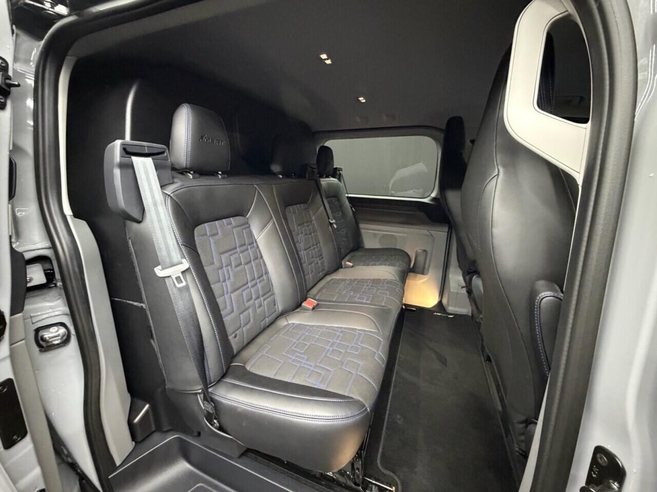 Ford Transit Custom view 41