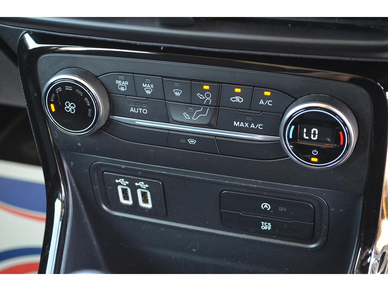 Ford EcoSport view 18