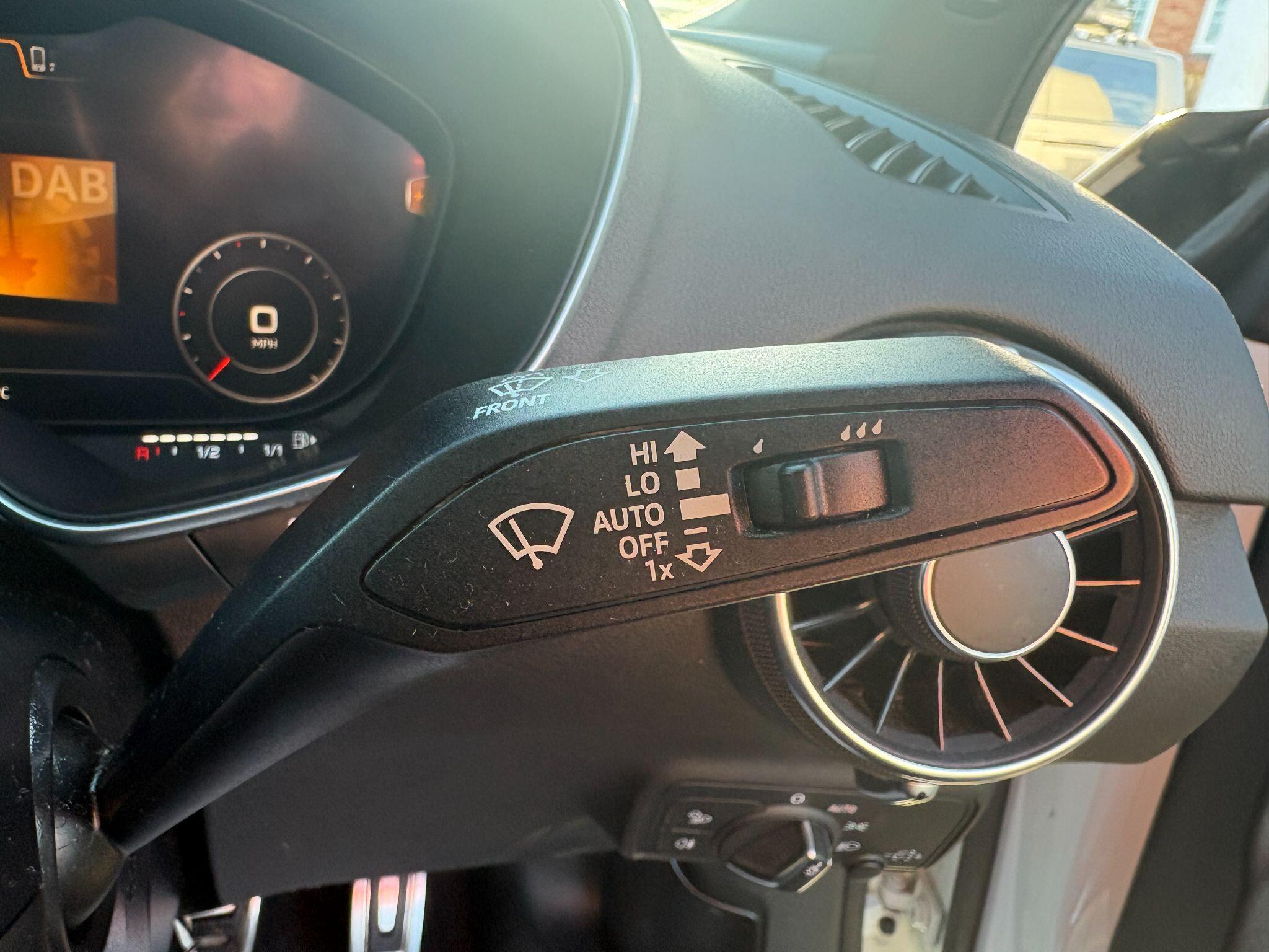 Audi TT view 31