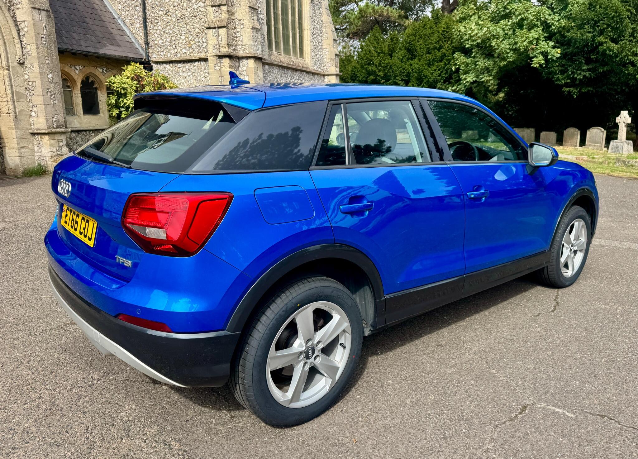Audi Q2 view 21