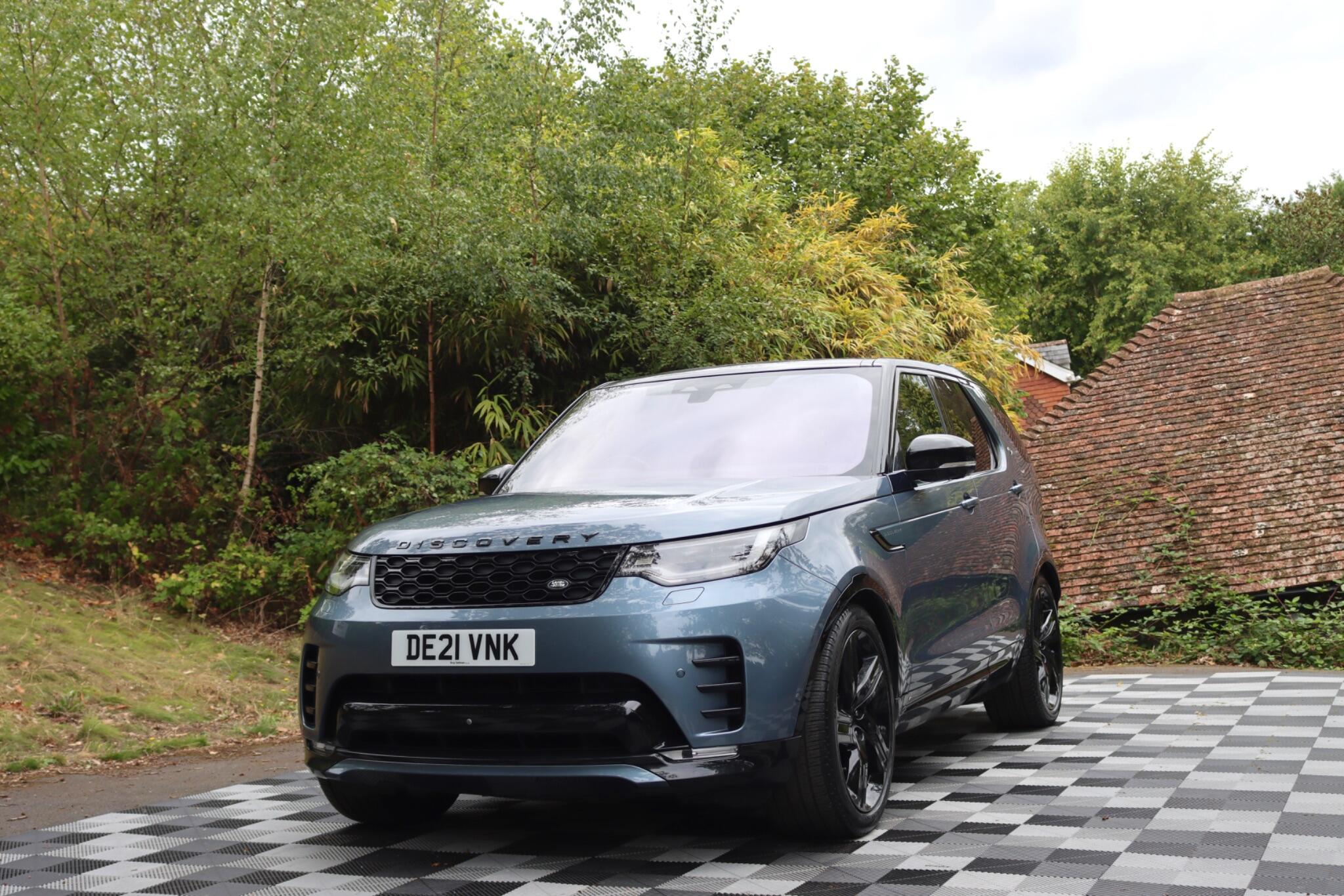 Land Rover Discovery view 4