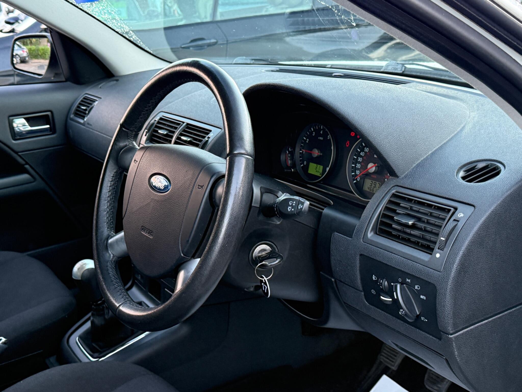 Ford Mondeo - Image 17