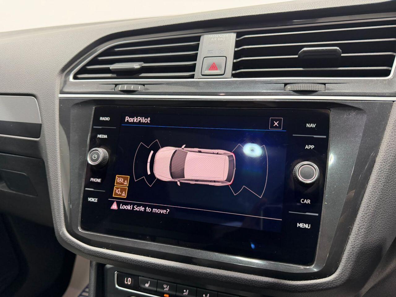 Volkswagen Tiguan view 24