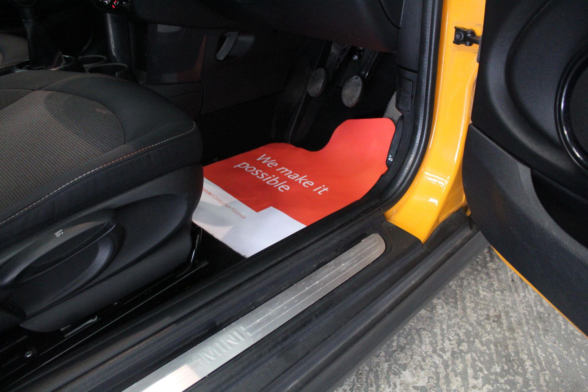 Mini Hatch view 46