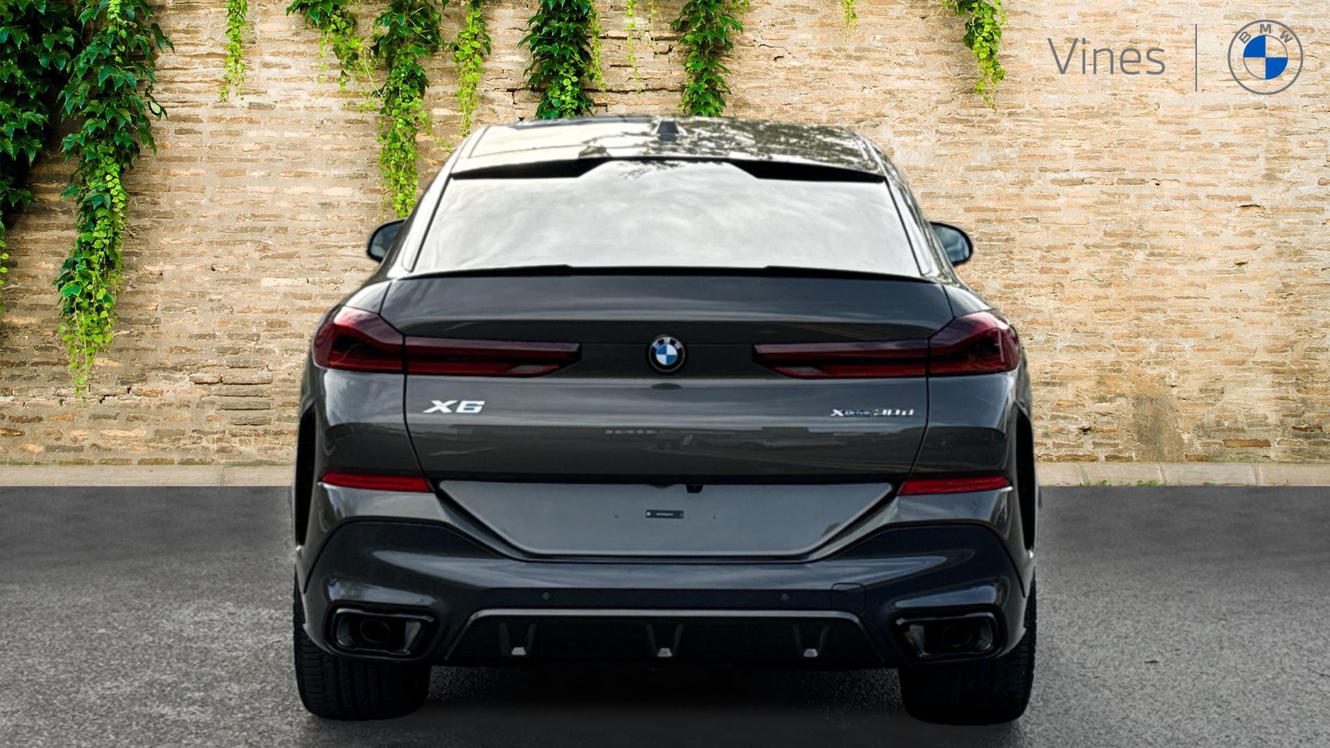 BMW X6 view 5