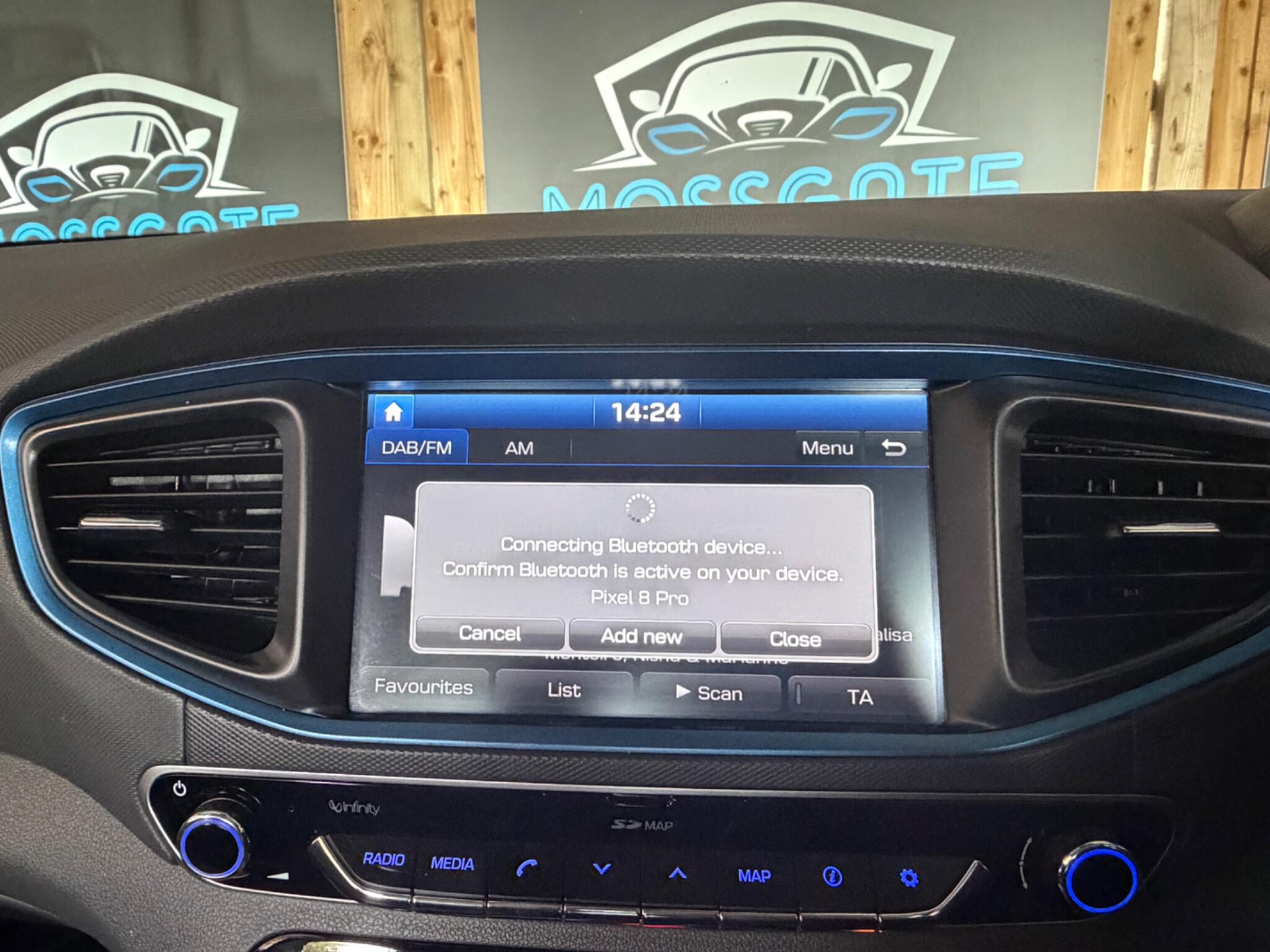 Hyundai Ioniq view 37