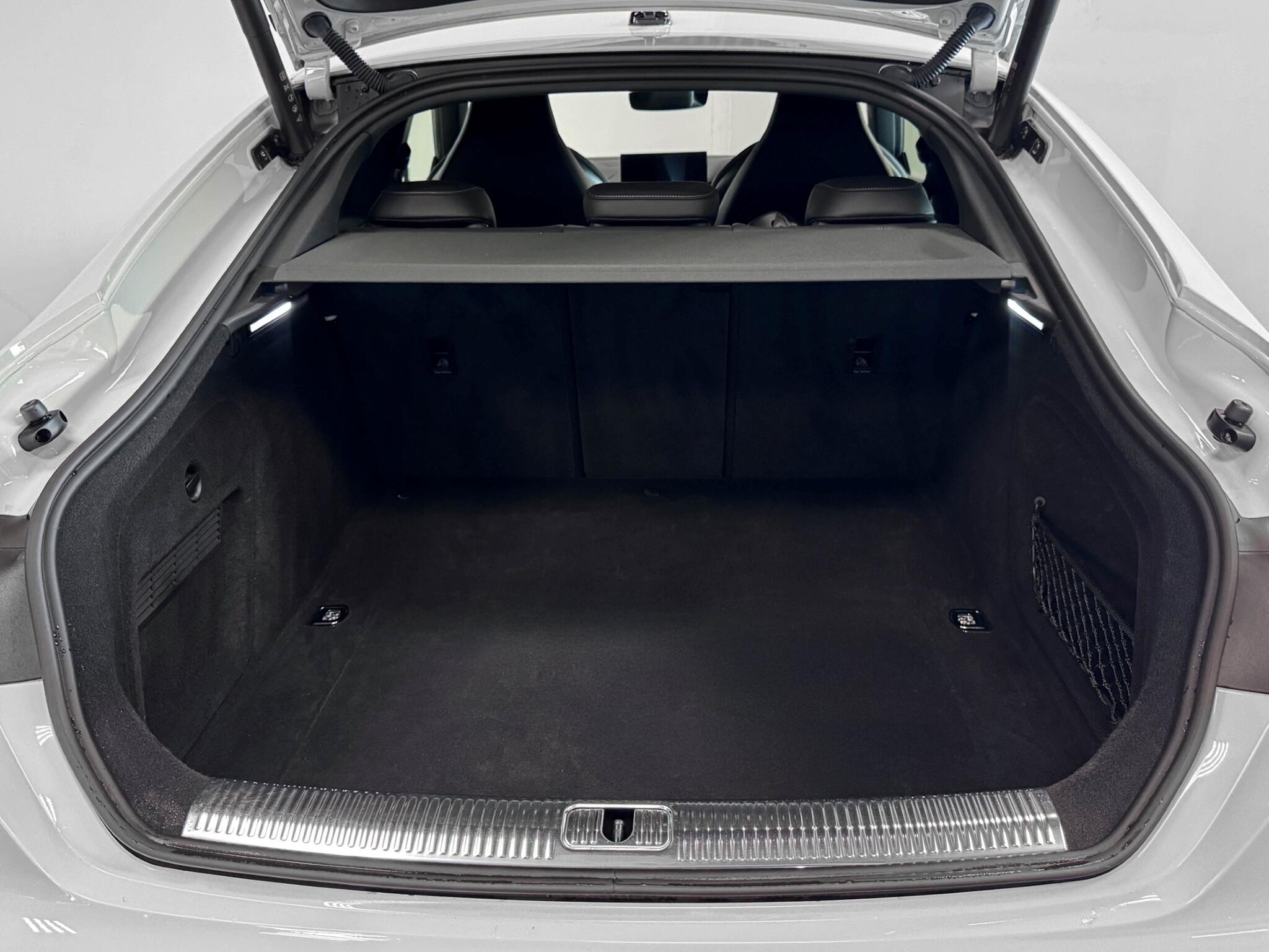 Audi RS5 view 7