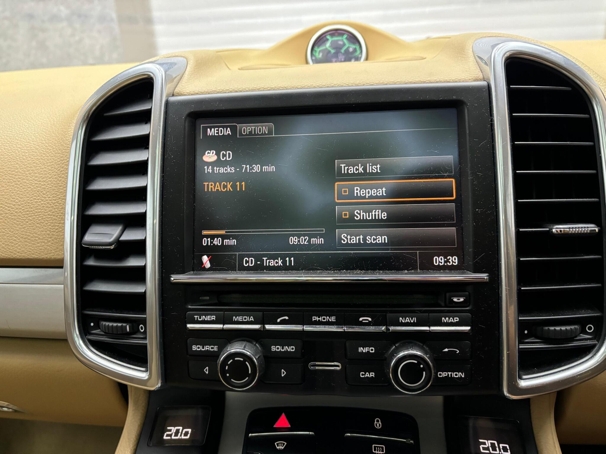 Porsche Cayenne view 15