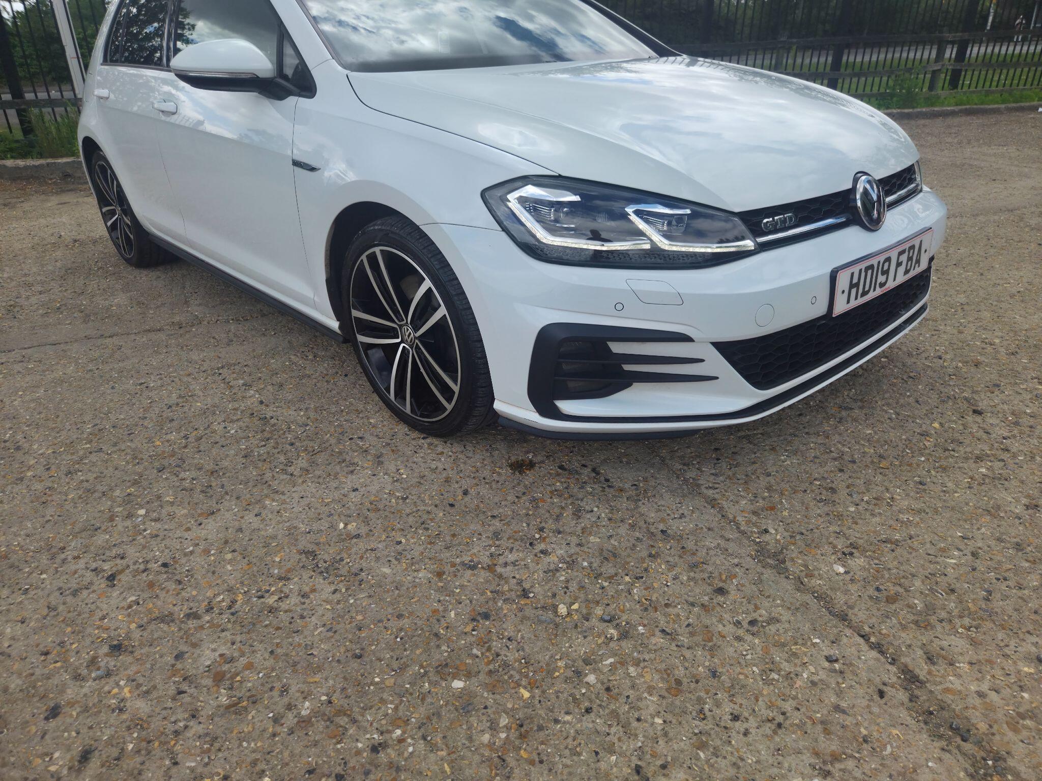 Volkswagen Golf view 5