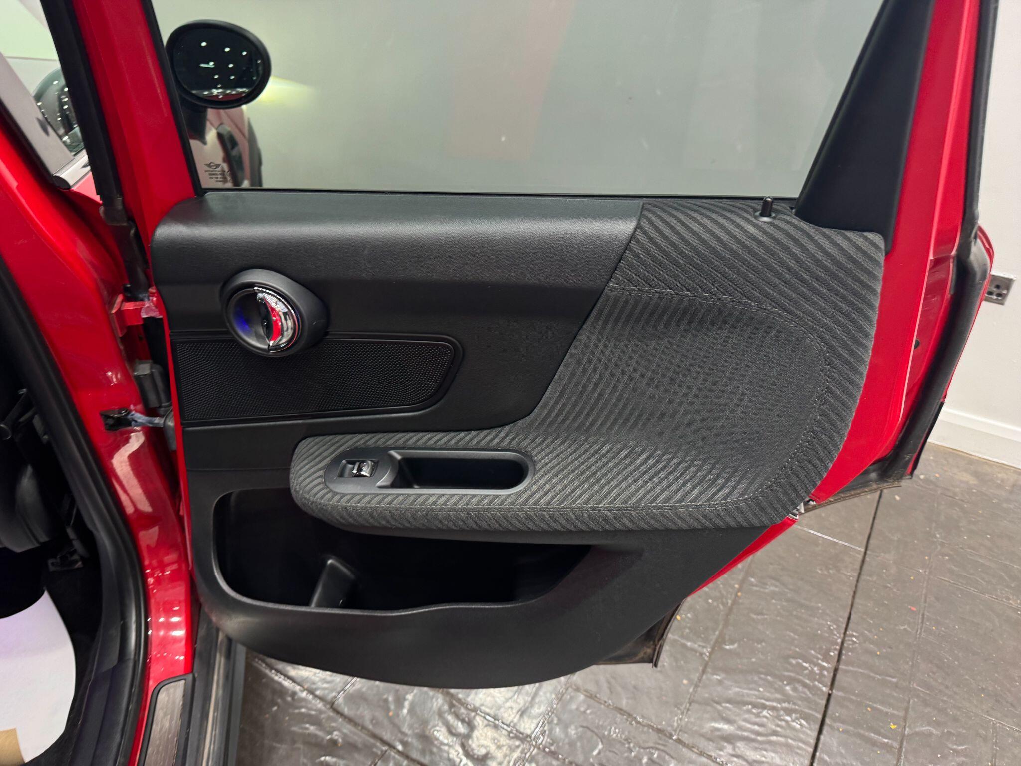 Mini Countryman view 53