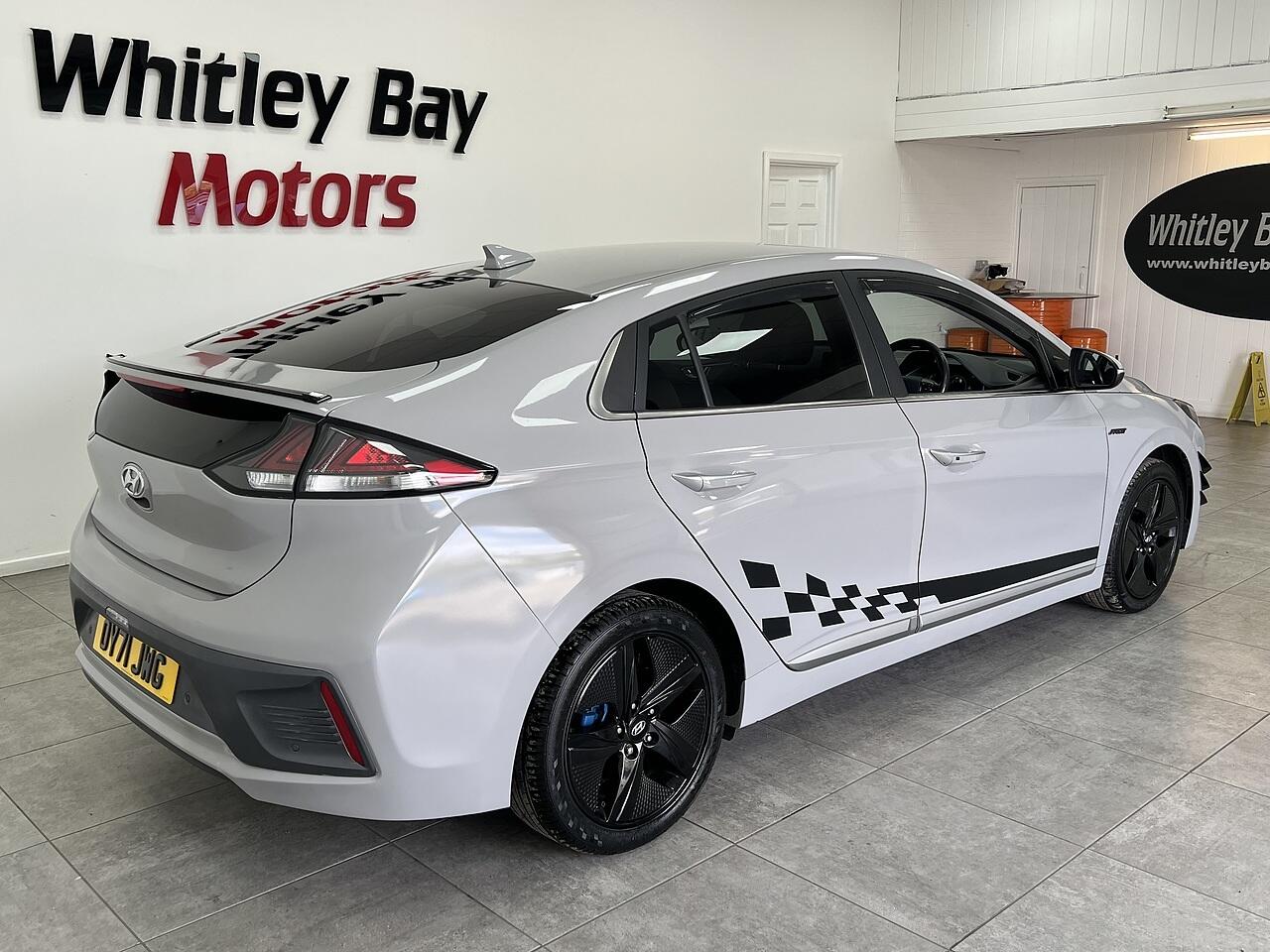 Hyundai Ioniq view 3