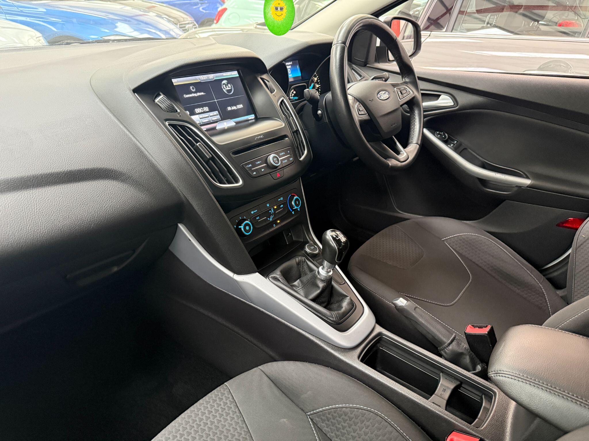 Ford Focus view 4