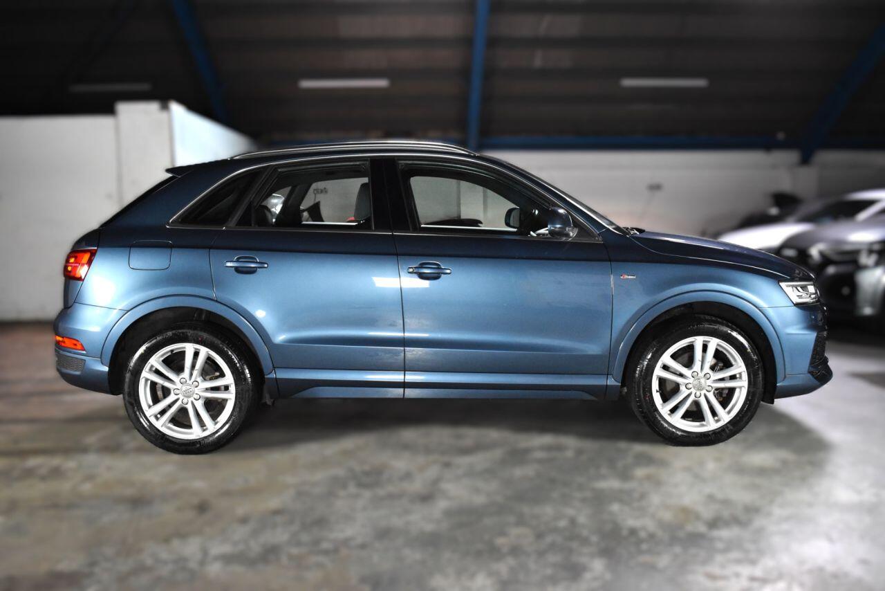 Audi Q3 view 10