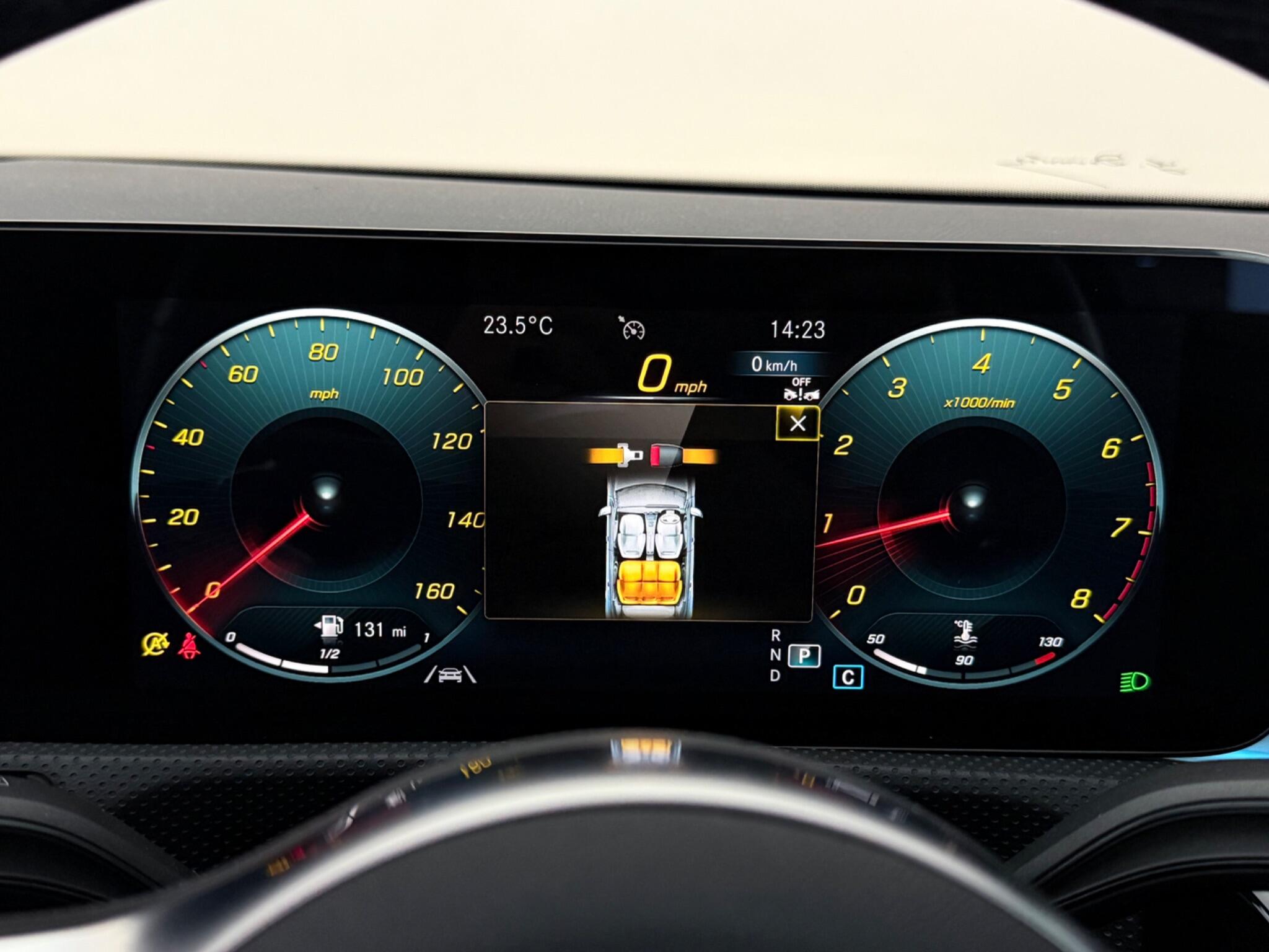 Mercedes-Benz Cla view 14