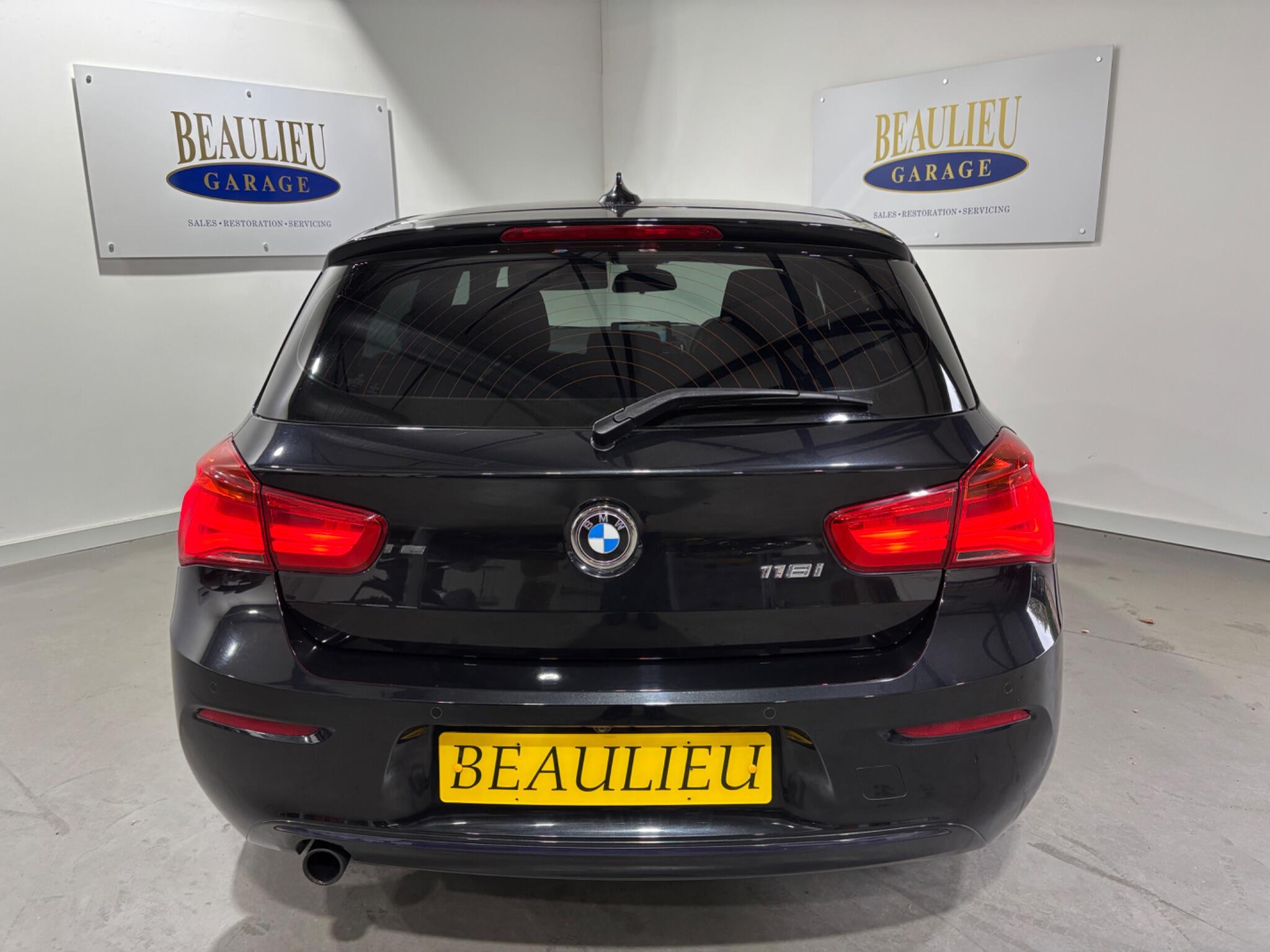 BMW 1 Series view 55