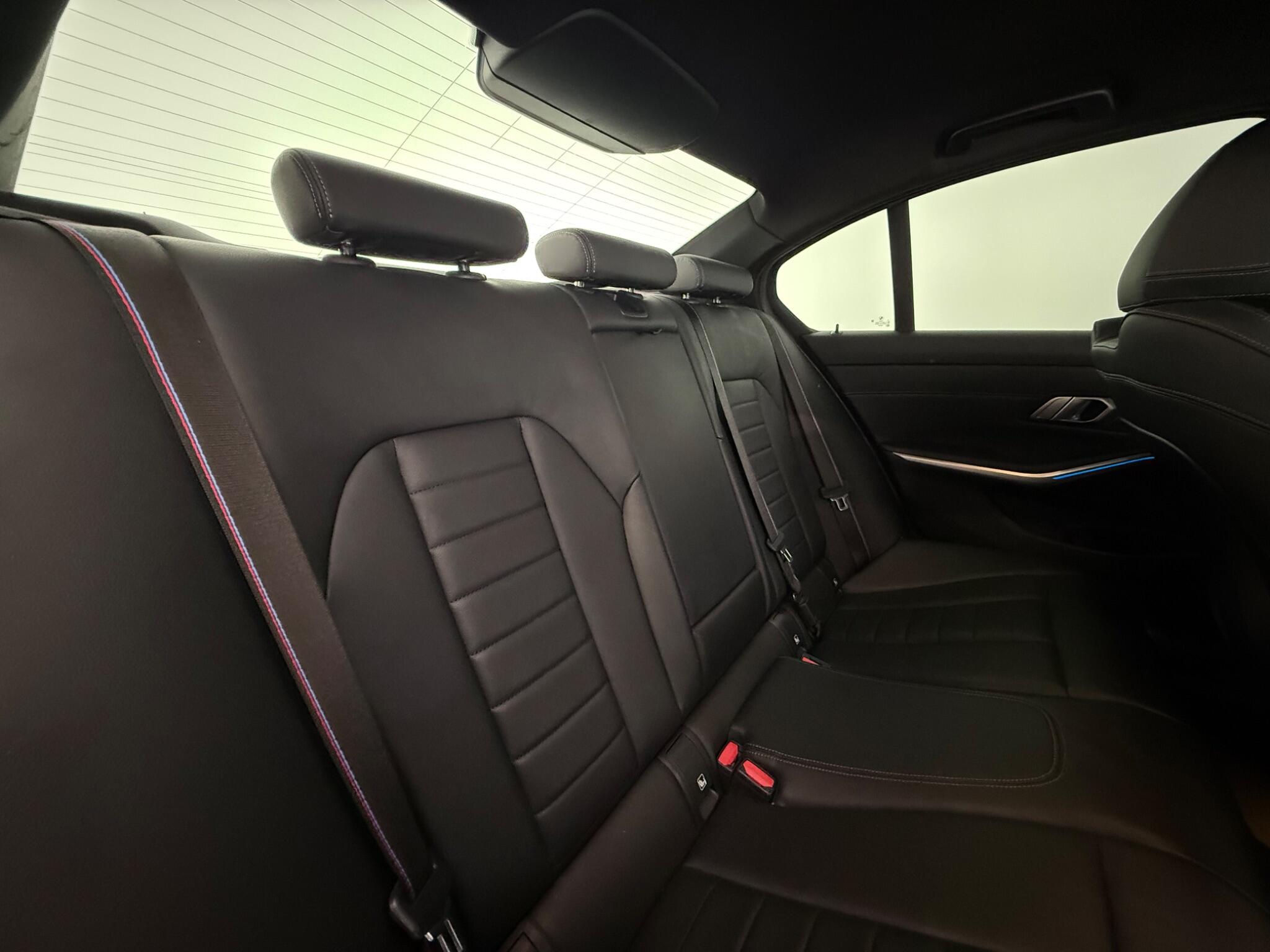 BMW 3 Series view 29