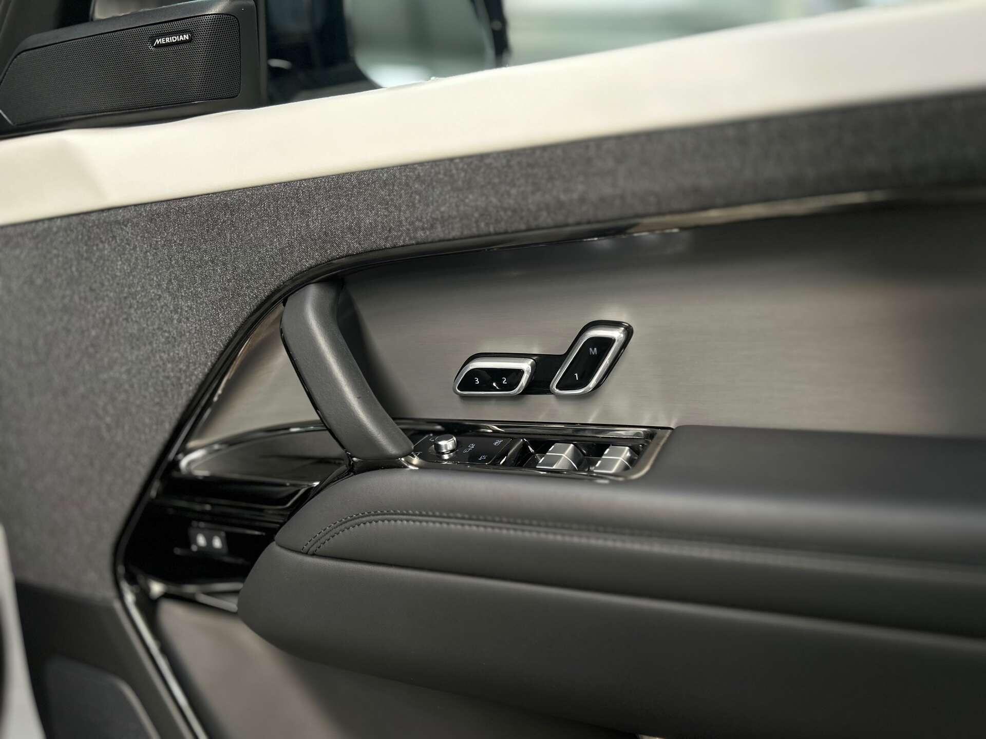 Land Rover Range Rover Sport view 33