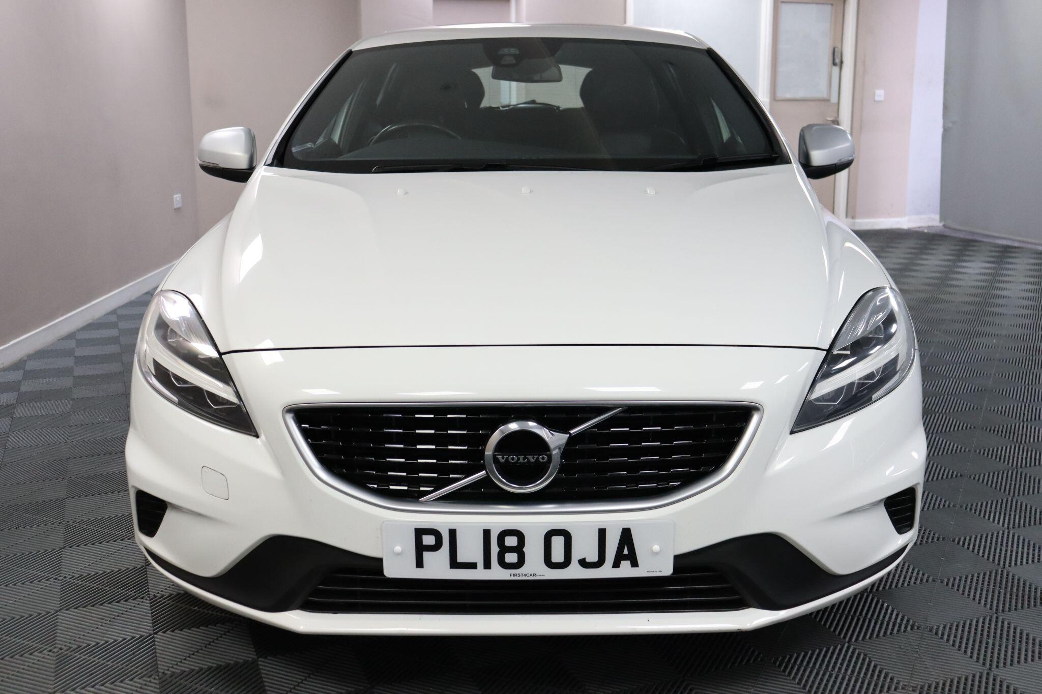 Volvo V40 view 2