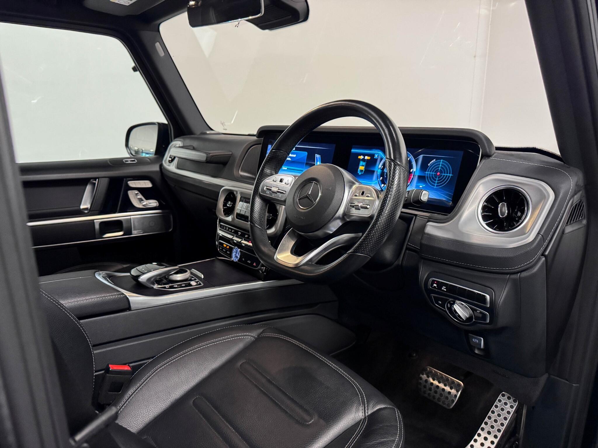 Mercedes-Benz G-Class view 35