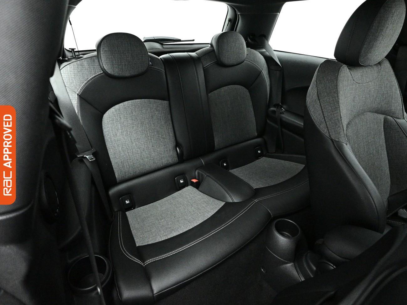 Mini Hatch view 14