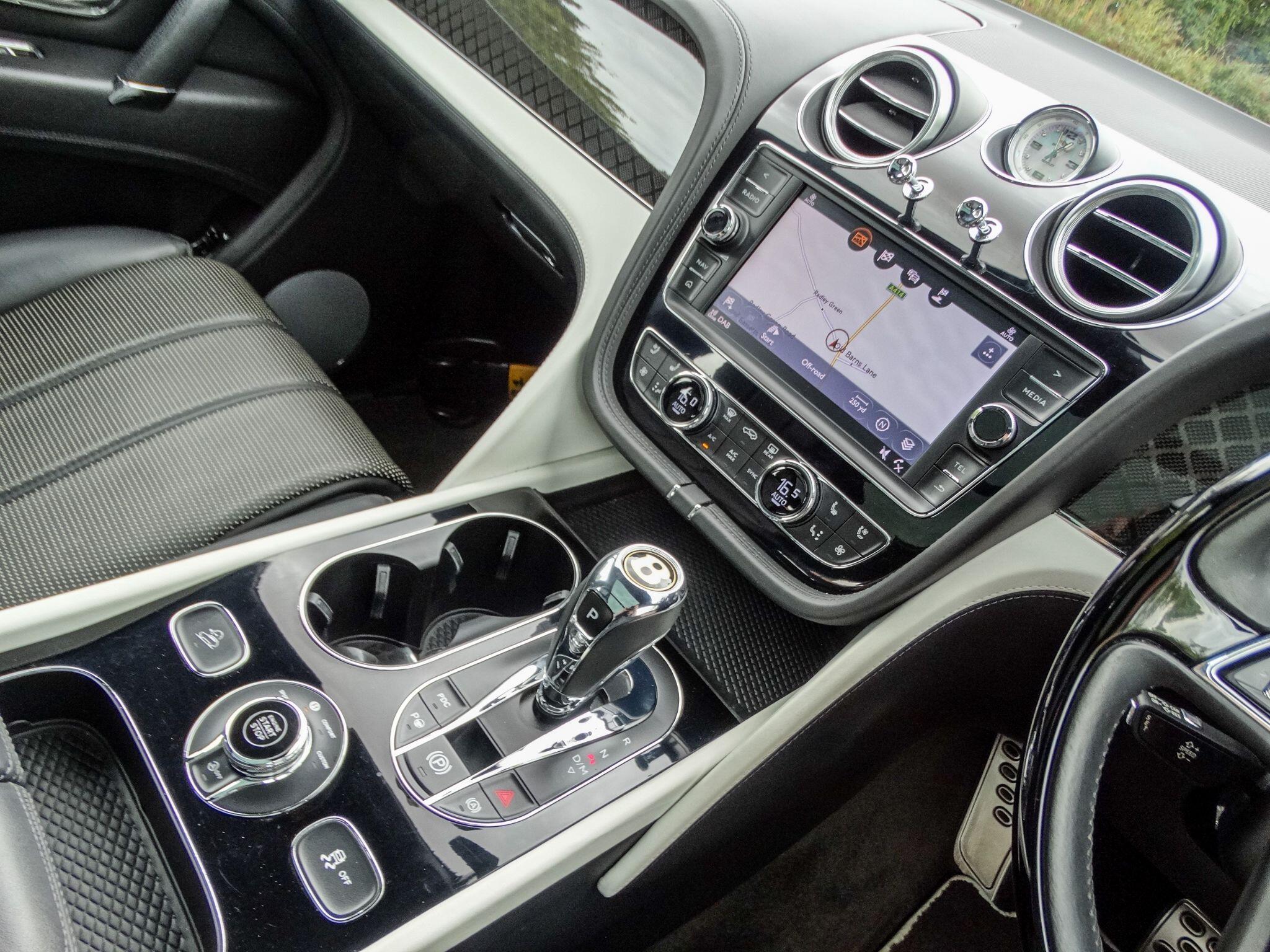 Bentley Bentayga view 6