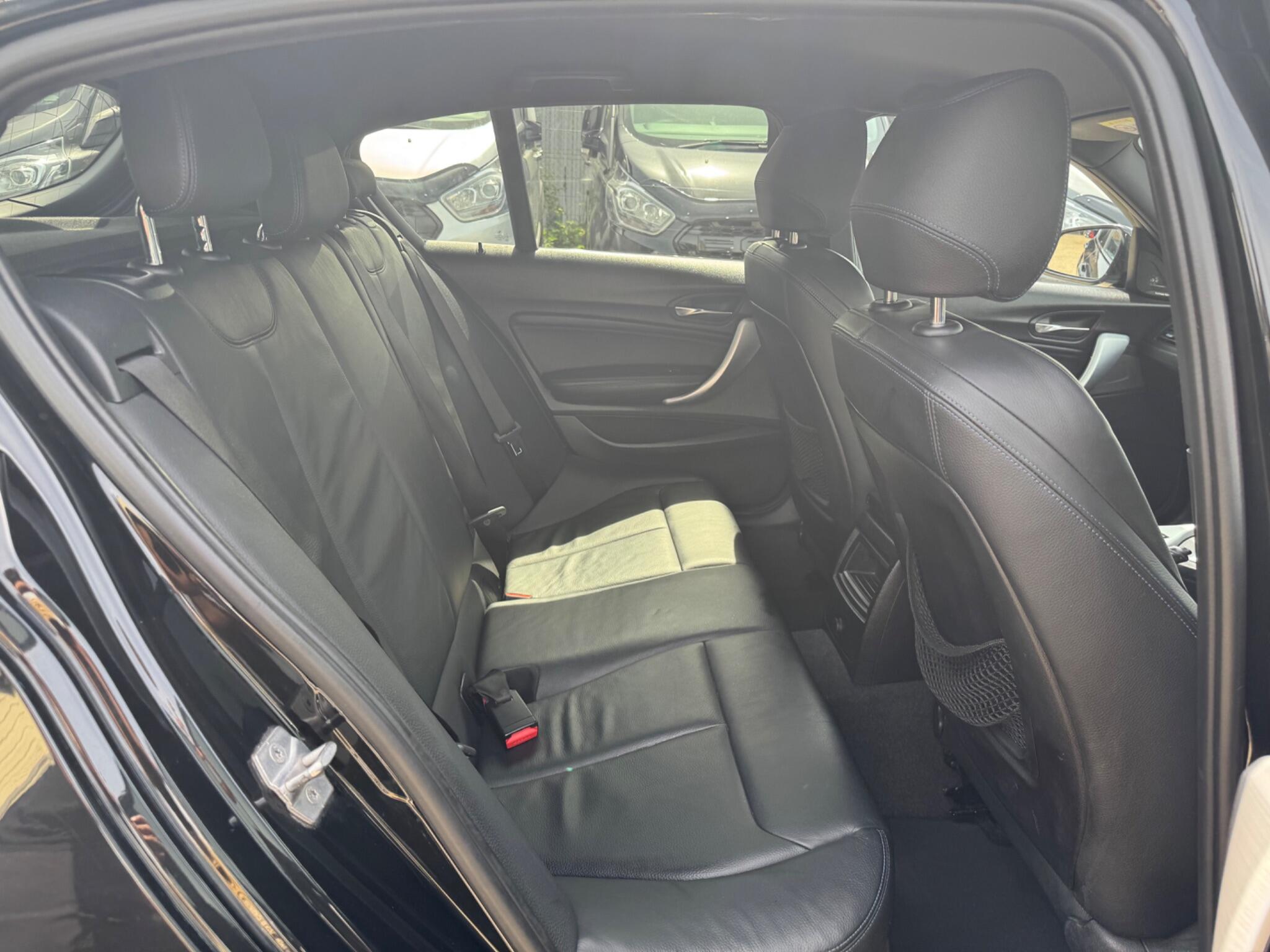 BMW 1 Series view 25