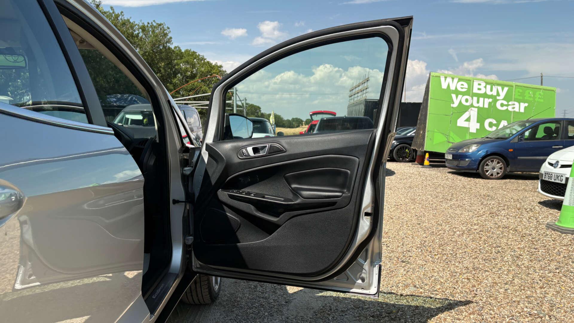 Ford Ecosport view 39