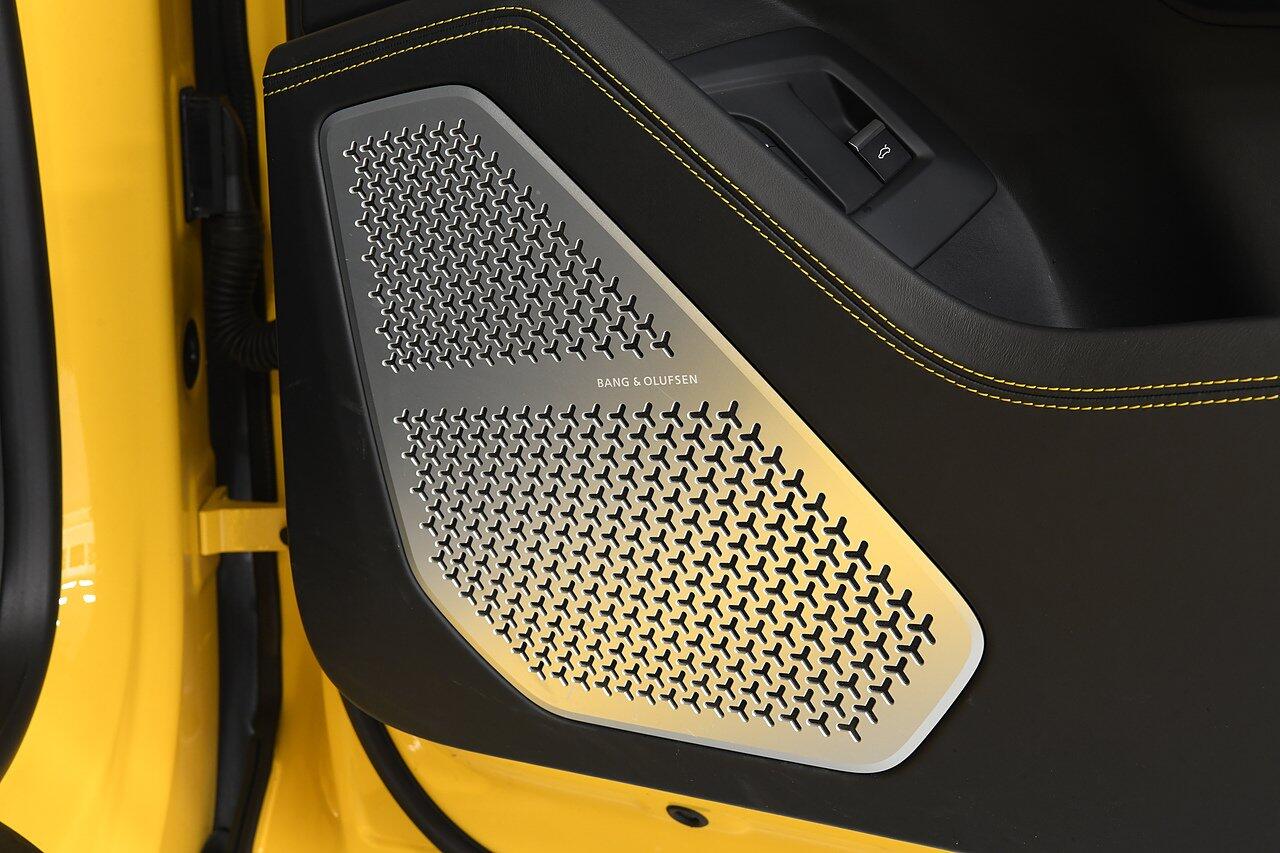 Lamborghini Urus view 21