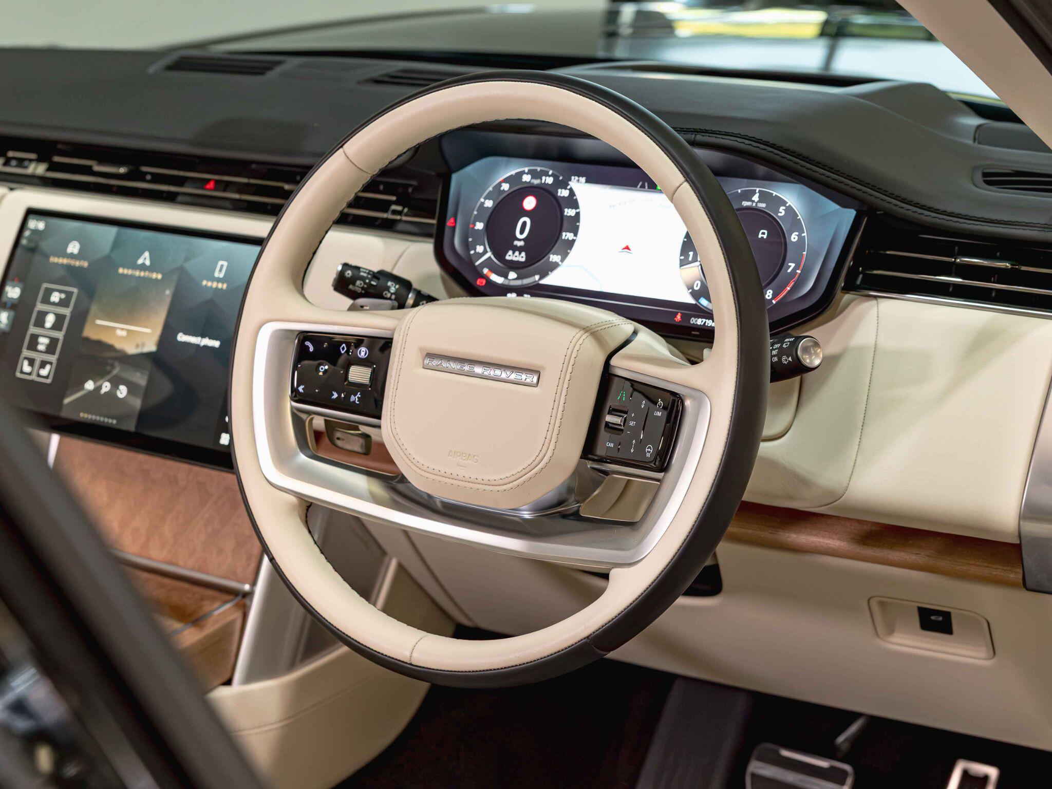 Land Rover Range Rover view 20