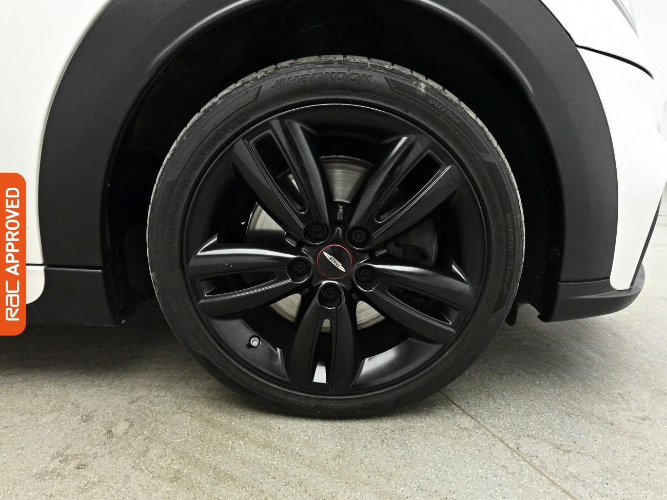 Mini Hatch view 25