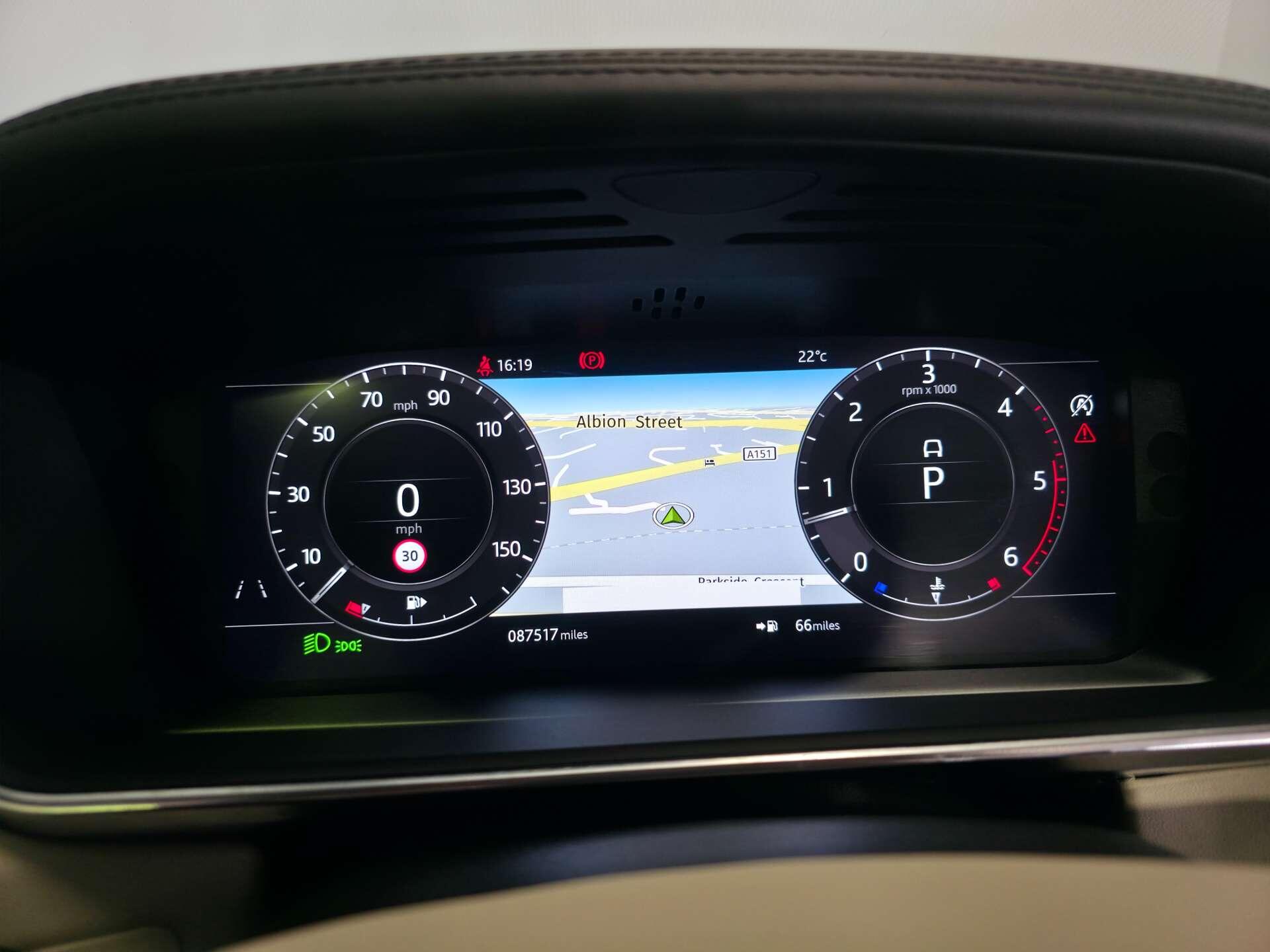 Land Rover Range Rover Sport view 39