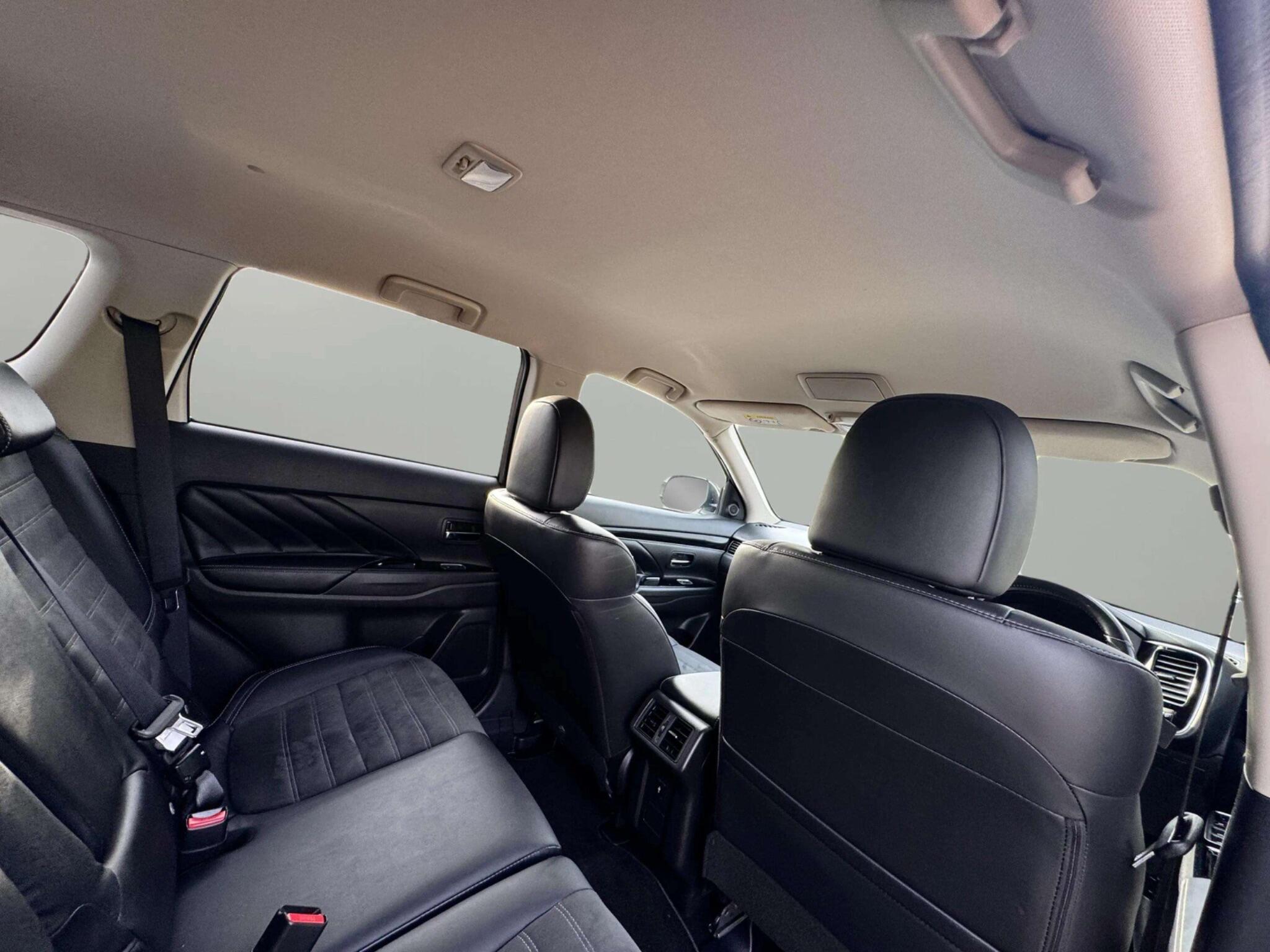 Mitsubishi Outlander view 60