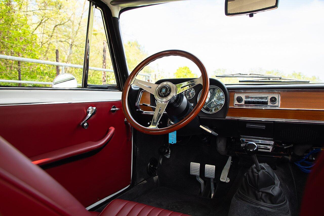 Alfa Romeo Giulia view 4