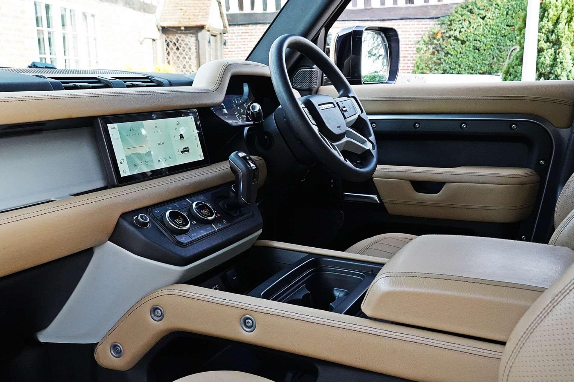 Land Rover Defender view 21