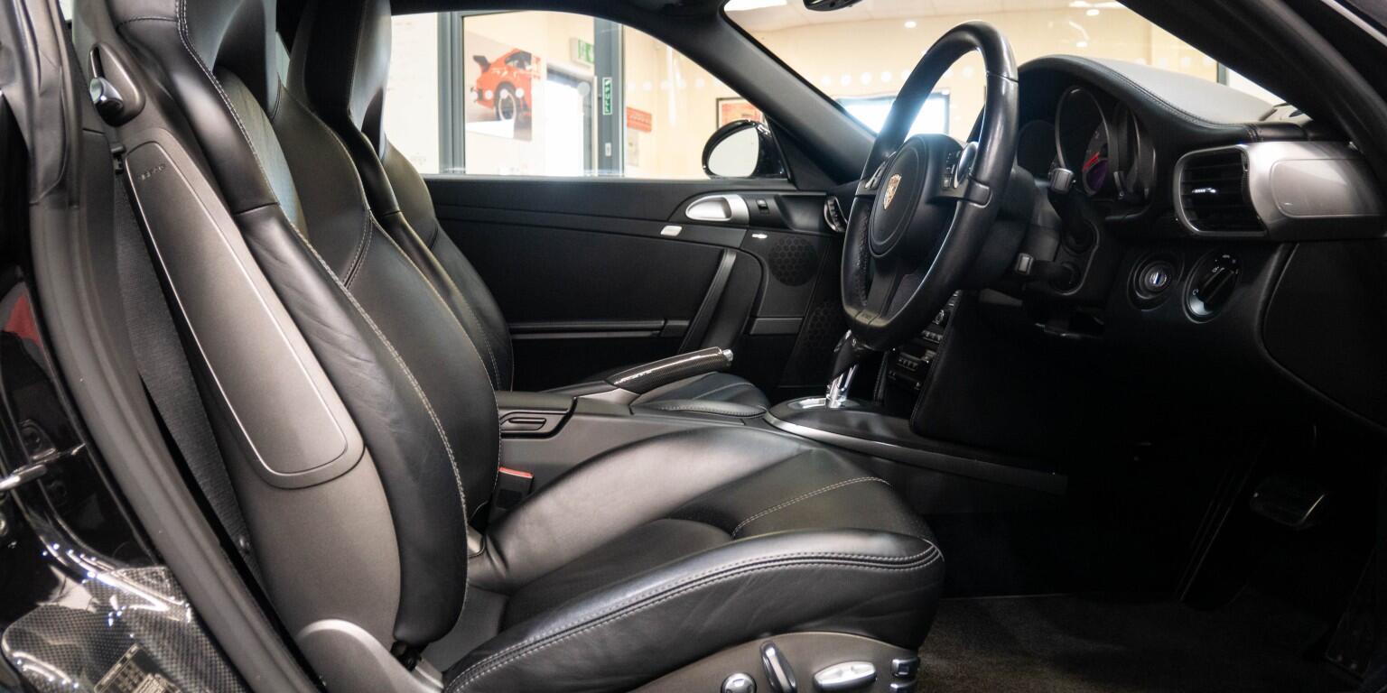 Porsche 911 view 14