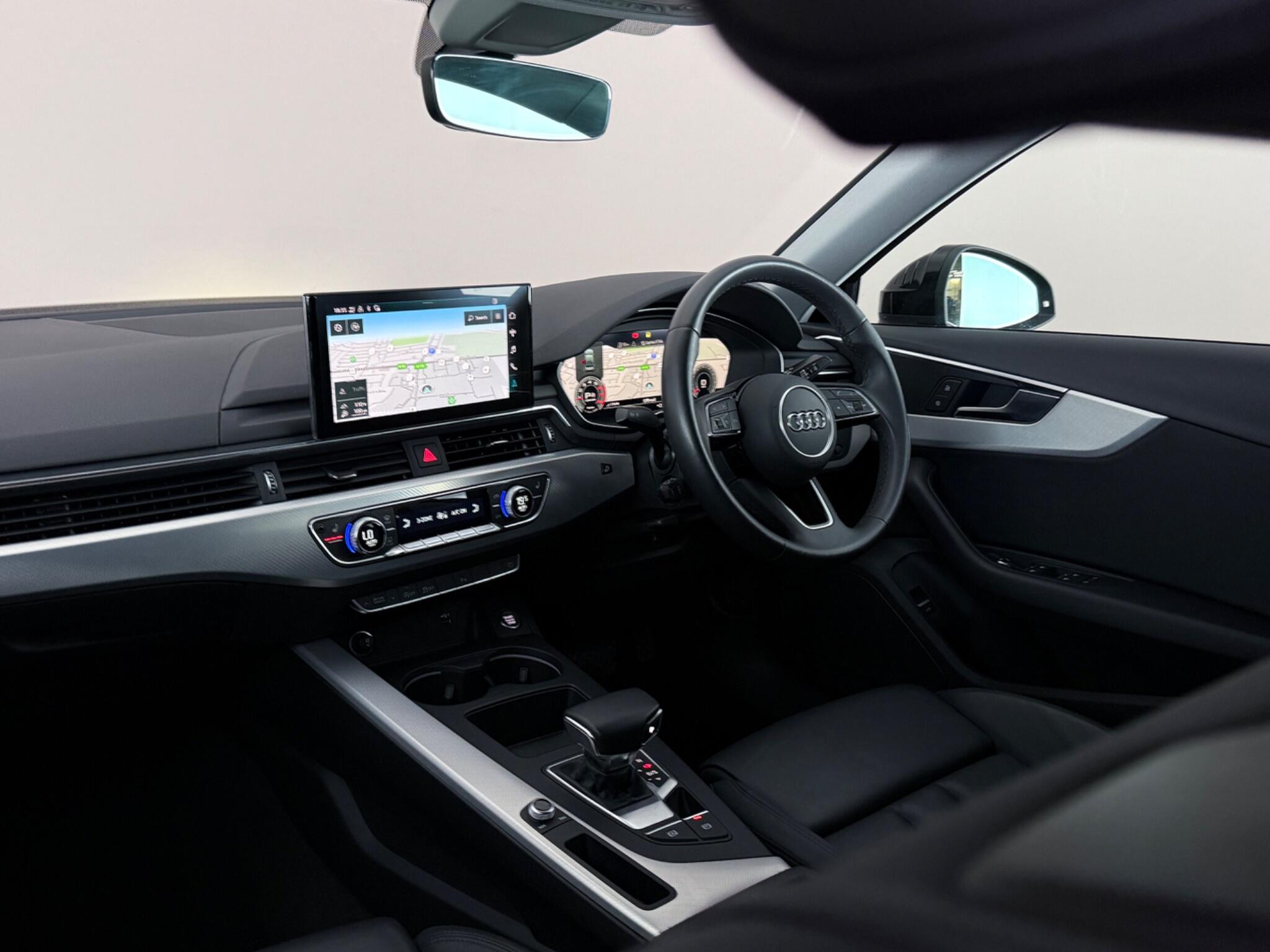 Audi A4 view 4