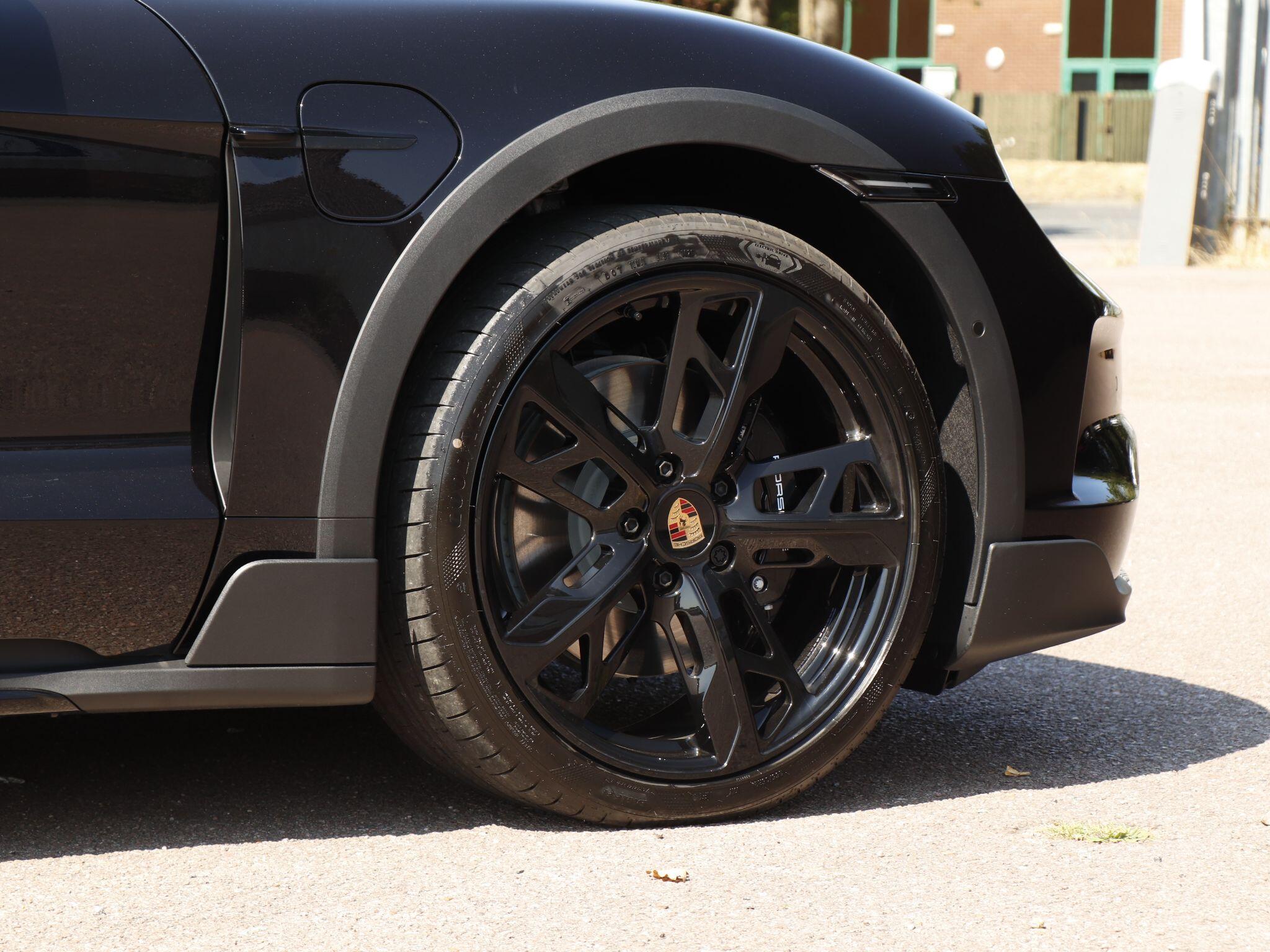 Porsche Taycan view 31