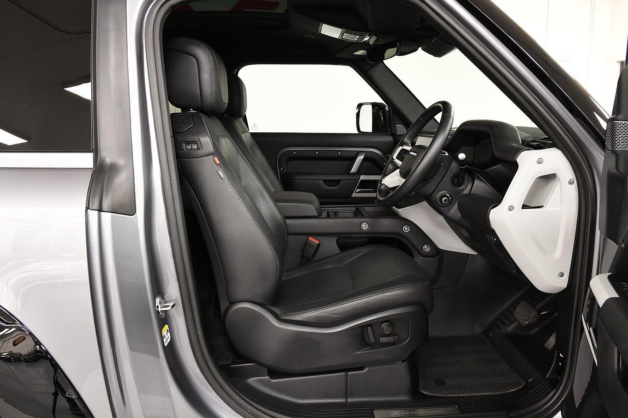 Land Rover Defender view 6