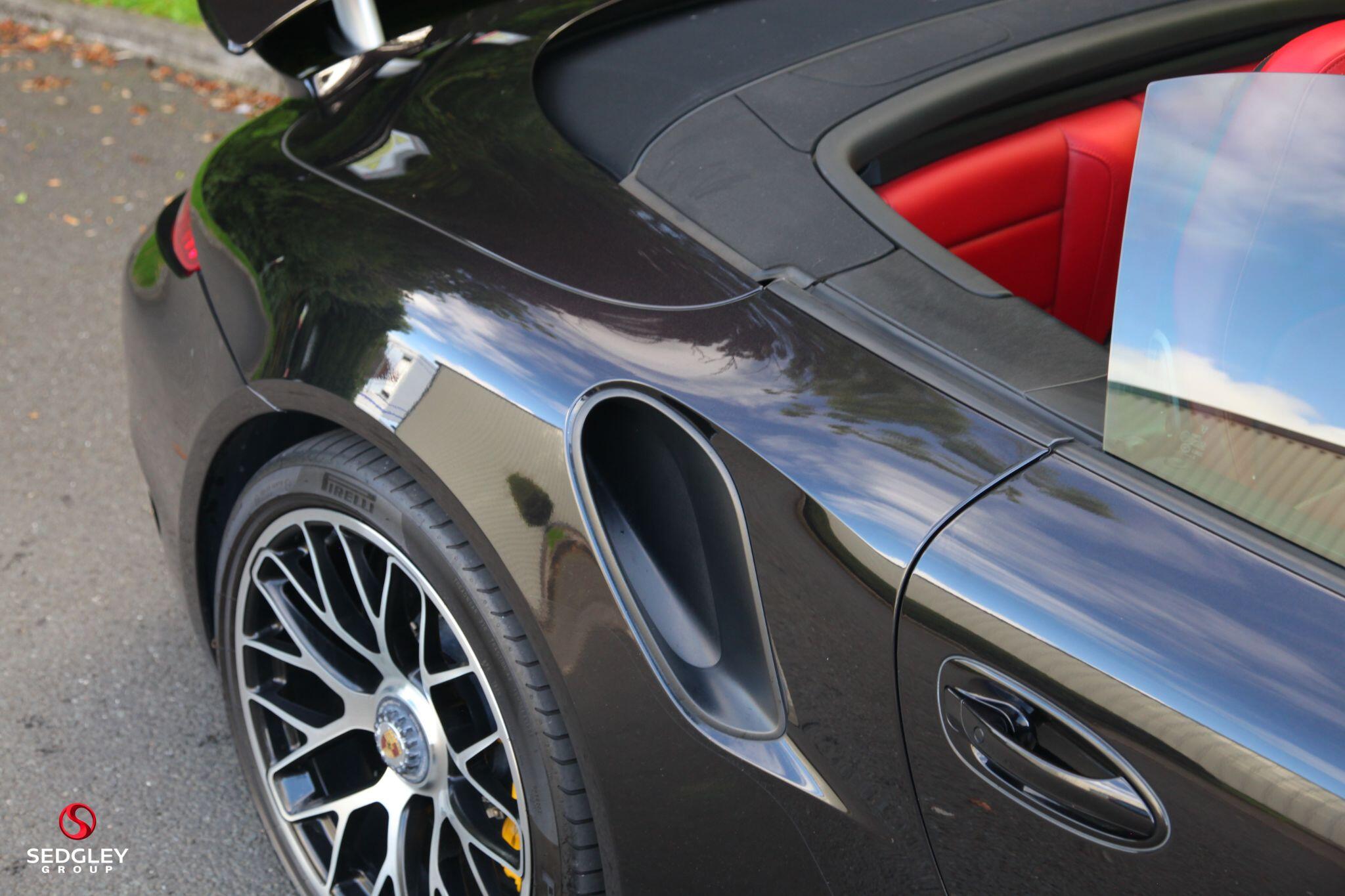 Porsche 911 view 13