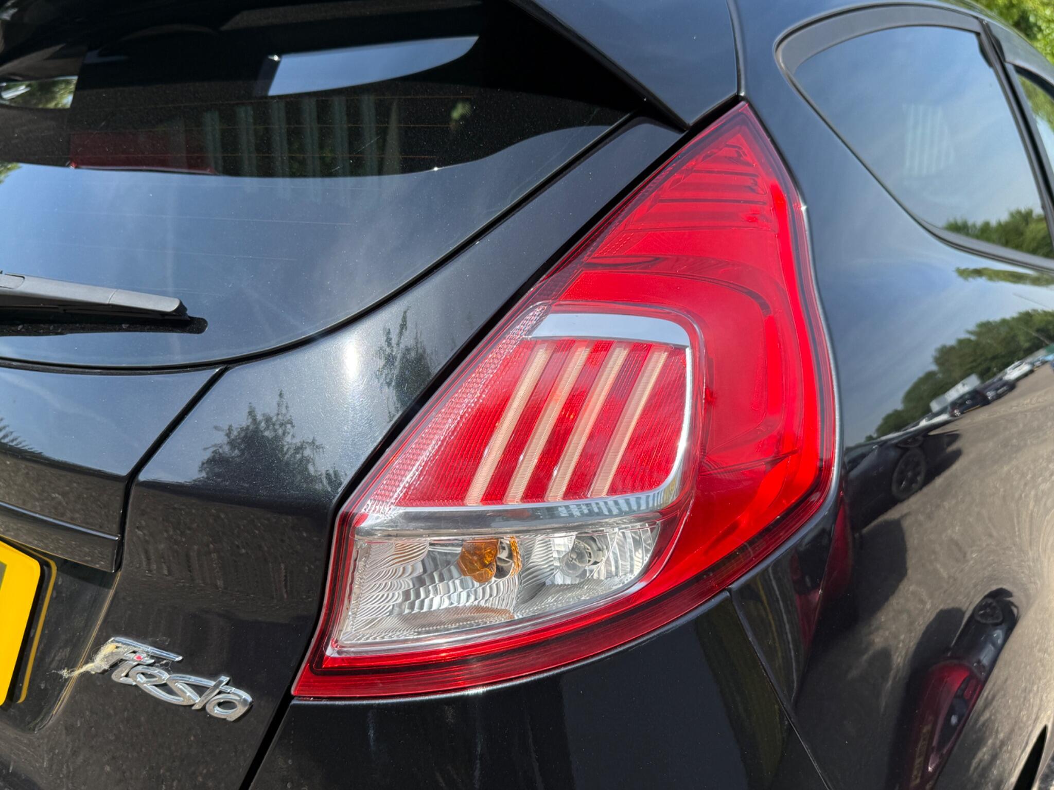 2016 Ford Fiesta image 41