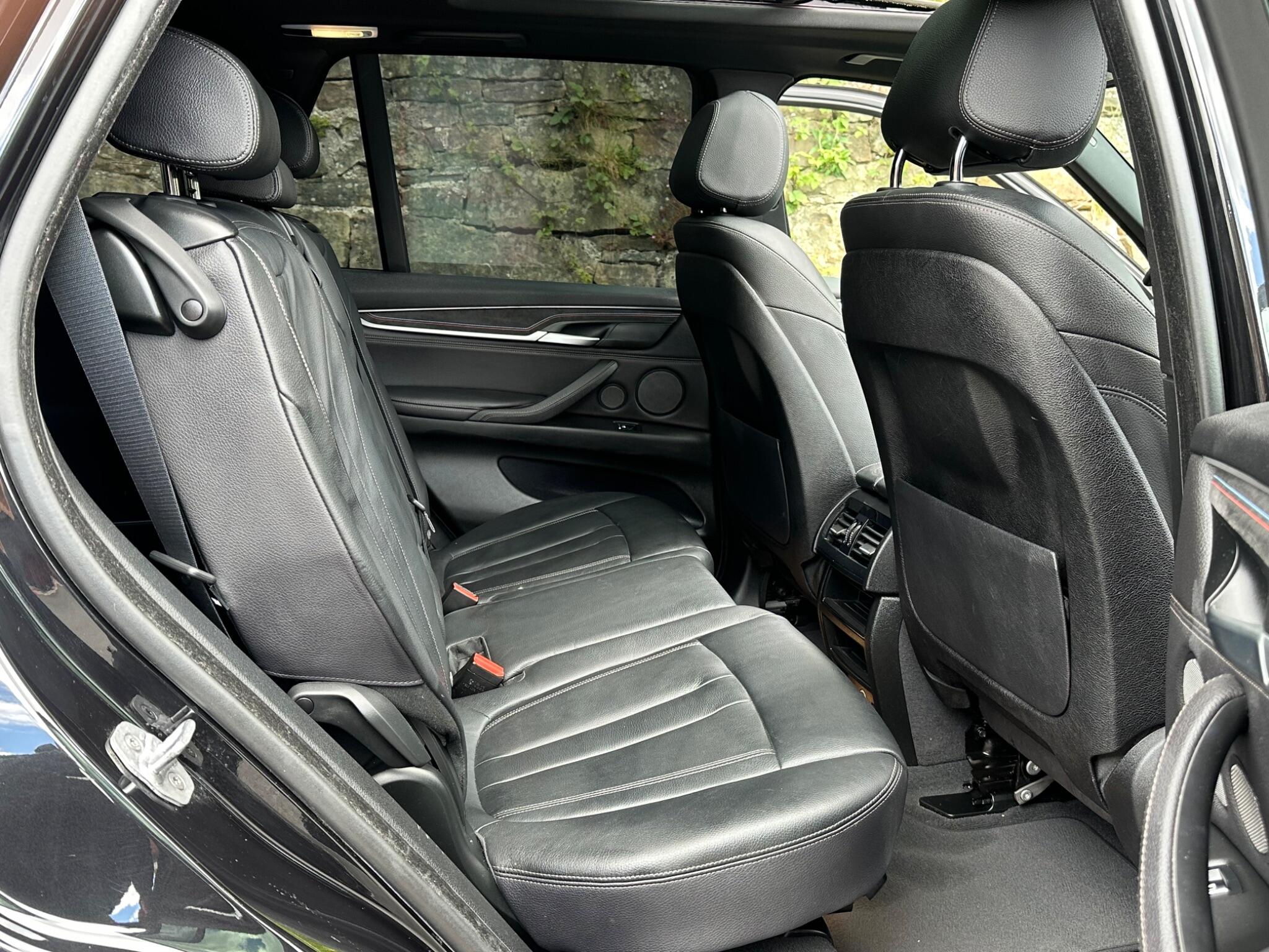 BMW X5 view 11