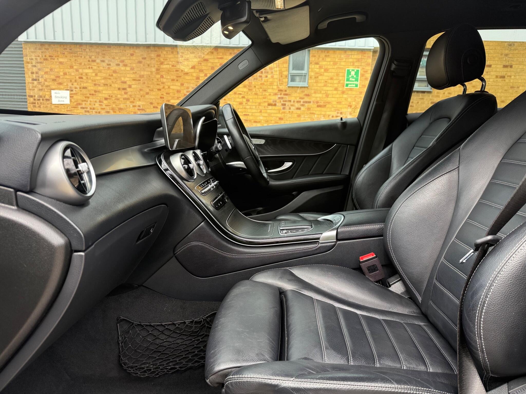 Mercedes-Benz GLC view 34