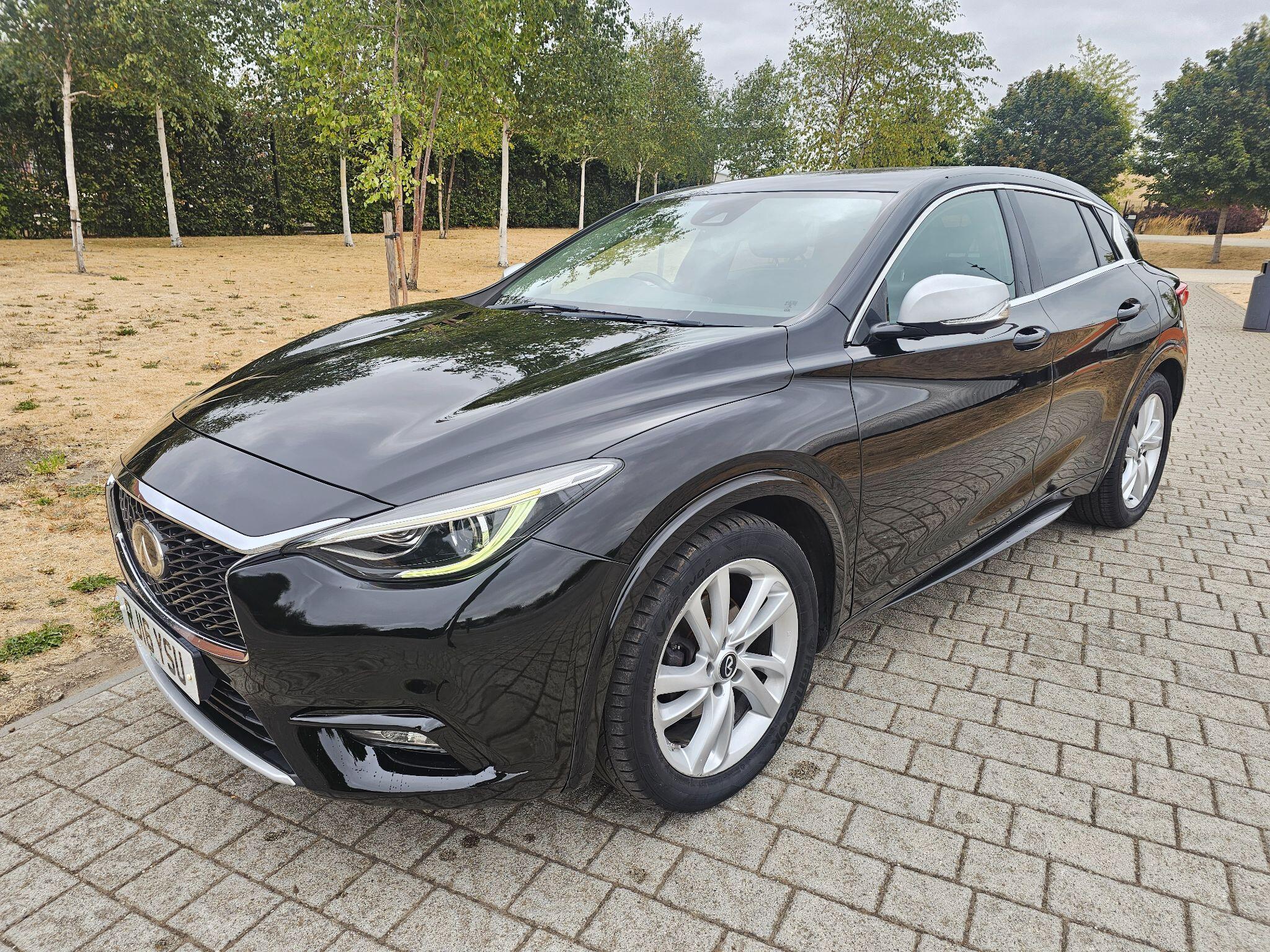 Infiniti Q30 view 46