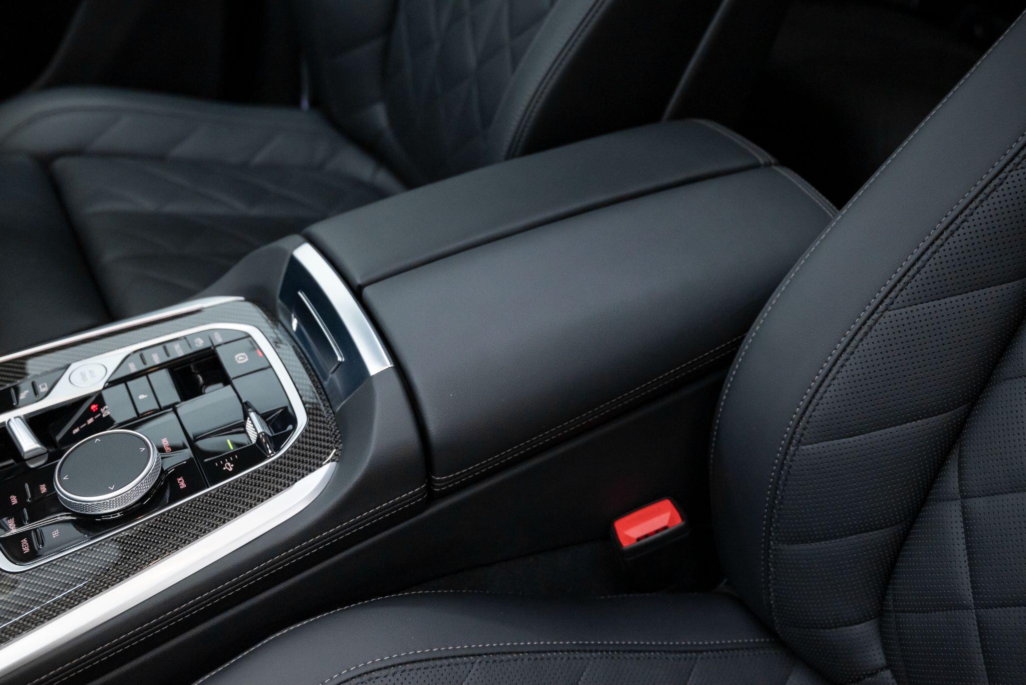 BMW X5 view 16