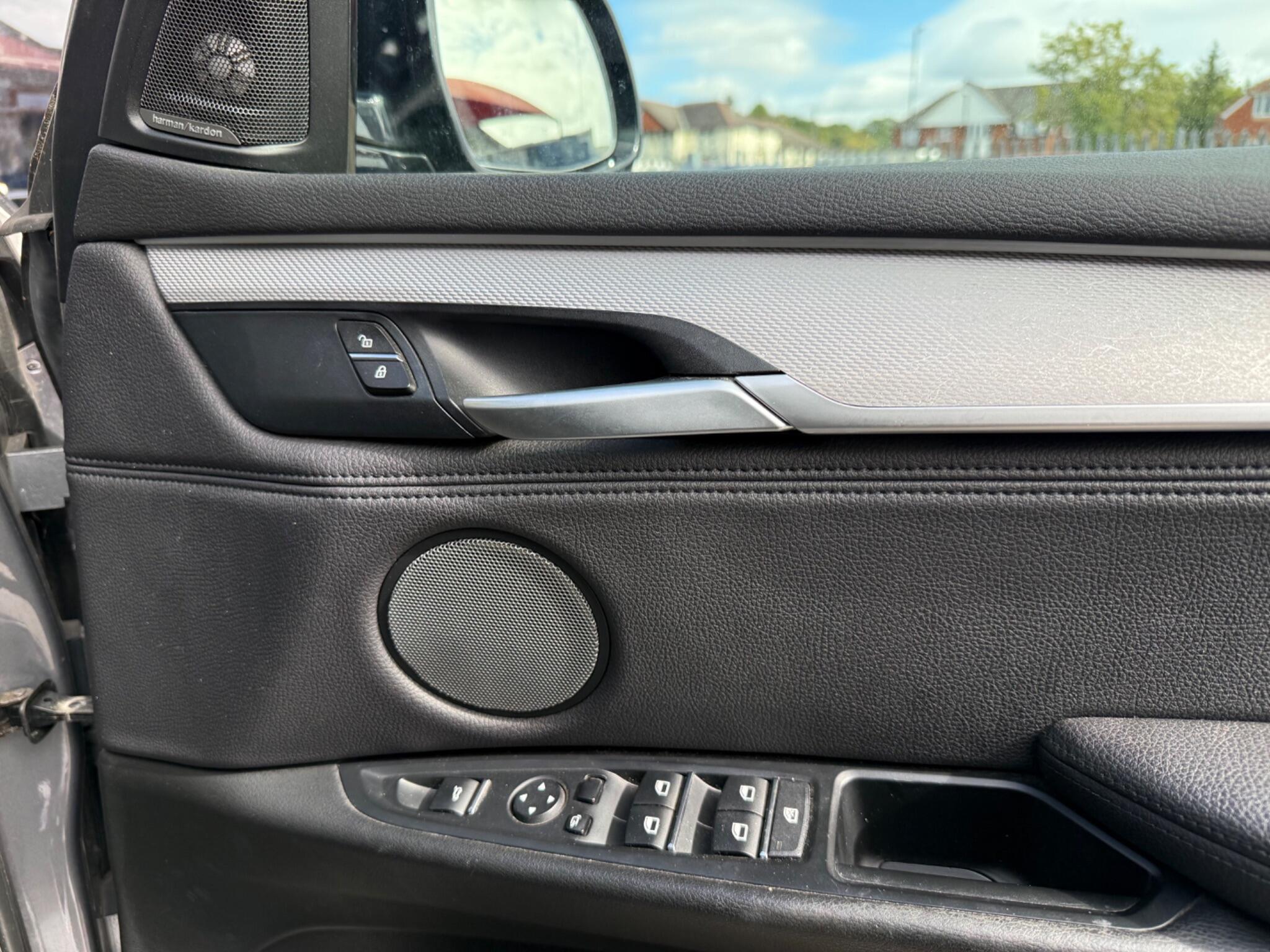 BMW X5 view 17