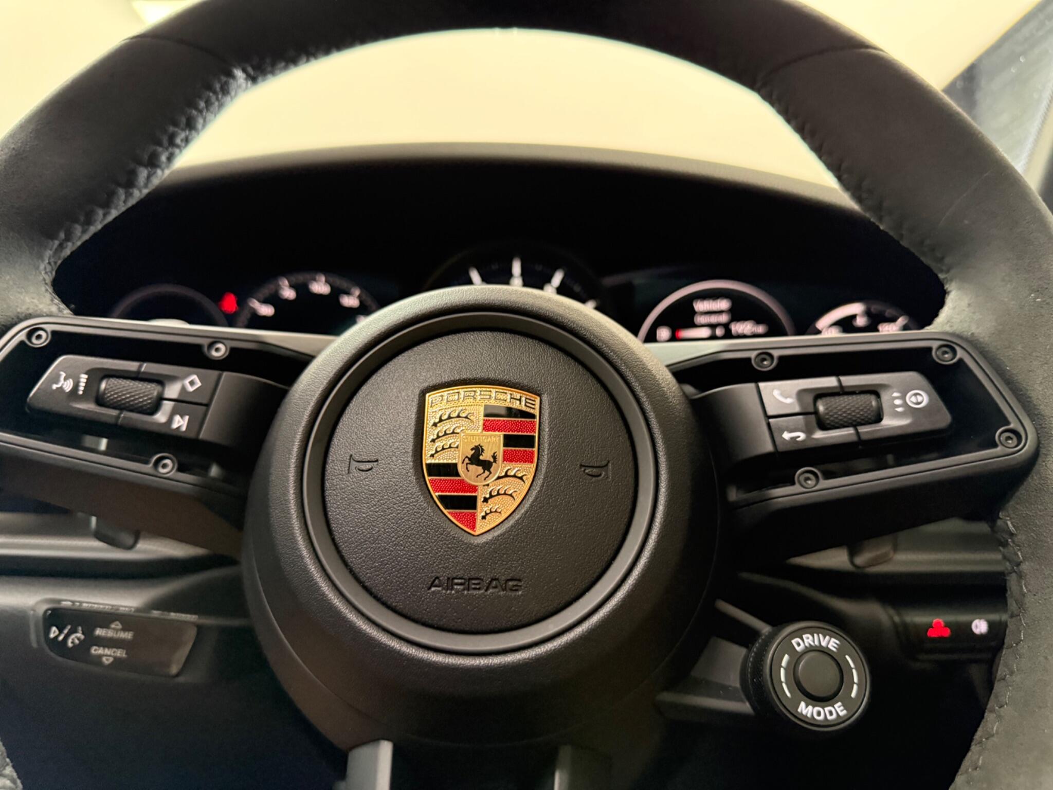 Porsche 911 view 68